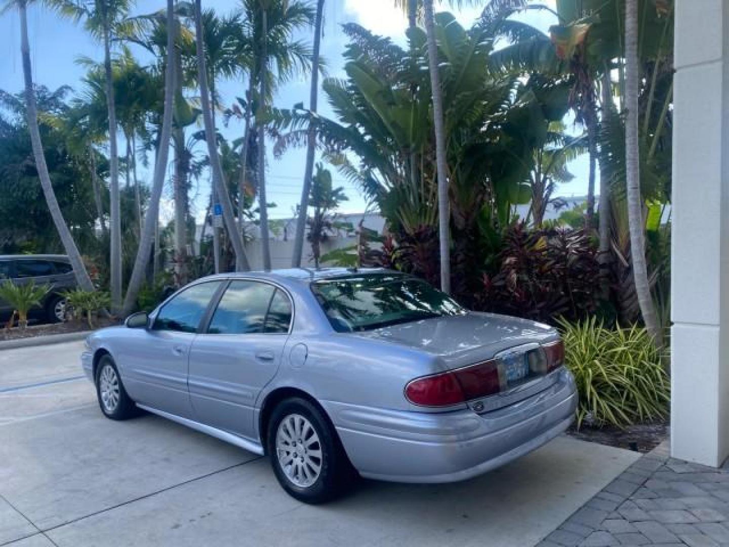 2005 Ming Blue Metallic /Gray Buick LeSabre LEATHER LOW MILES 62,243 (1G4HP54KX5U) with an 3.8L 3800 V6 SFI Engine engine, Automatic transmission, located at 4701 North Dixie Hwy, Pompano Beach, FL, 33064, (954) 422-2889, 26.240938, -80.123474 - OUR WEBPAGE FLORIDACARS1.COM HAS OVER 100 PHOTOS AND FREE CARFAX LINK 2005 BUICK LESABRE LEATHER LOADED RUNS LIKE NEW VIN: 1G4HP54KX5U177562 1 G 4 H P 5 4 K X 5 U 1 7 7 5 6 2 SEDAN 4 DR 3.8L V6 F OHV GASOLINE 29 MPG FRONT WHEEL DRIVE Features ABS Brakes Air Conditioning Alloy Wheels AM/FM Stereo Aut - Photo#5