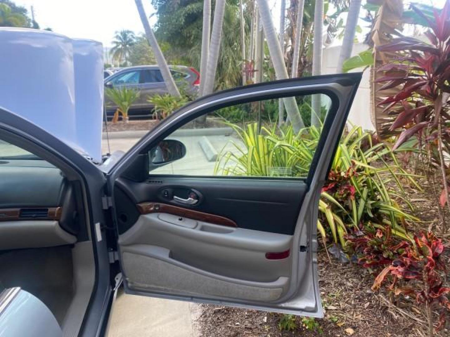 2005 Ming Blue Metallic /Gray Buick LeSabre LEATHER LOW MILES 62,243 (1G4HP54KX5U) with an 3.8L 3800 V6 SFI Engine engine, Automatic transmission, located at 4701 North Dixie Hwy, Pompano Beach, FL, 33064, (954) 422-2889, 26.240938, -80.123474 - OUR WEBPAGE FLORIDACARS1.COM HAS OVER 100 PHOTOS AND FREE CARFAX LINK 2005 BUICK LESABRE LEATHER LOADED RUNS LIKE NEW VIN: 1G4HP54KX5U177562 1 G 4 H P 5 4 K X 5 U 1 7 7 5 6 2 SEDAN 4 DR 3.8L V6 F OHV GASOLINE 29 MPG FRONT WHEEL DRIVE Features ABS Brakes Air Conditioning Alloy Wheels AM/FM Stereo Aut - Photo#11