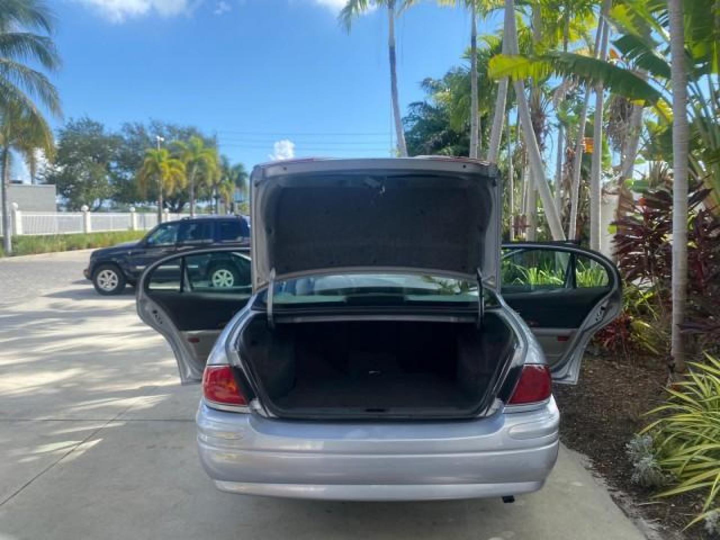 2005 Ming Blue Metallic /Gray Buick LeSabre LEATHER LOW MILES 62,243 (1G4HP54KX5U) with an 3.8L 3800 V6 SFI Engine engine, Automatic transmission, located at 4701 North Dixie Hwy, Pompano Beach, FL, 33064, (954) 422-2889, 26.240938, -80.123474 - OUR WEBPAGE FLORIDACARS1.COM HAS OVER 100 PHOTOS AND FREE CARFAX LINK 2005 BUICK LESABRE LEATHER LOADED RUNS LIKE NEW VIN: 1G4HP54KX5U177562 1 G 4 H P 5 4 K X 5 U 1 7 7 5 6 2 SEDAN 4 DR 3.8L V6 F OHV GASOLINE 29 MPG FRONT WHEEL DRIVE Features ABS Brakes Air Conditioning Alloy Wheels AM/FM Stereo Aut - Photo#15