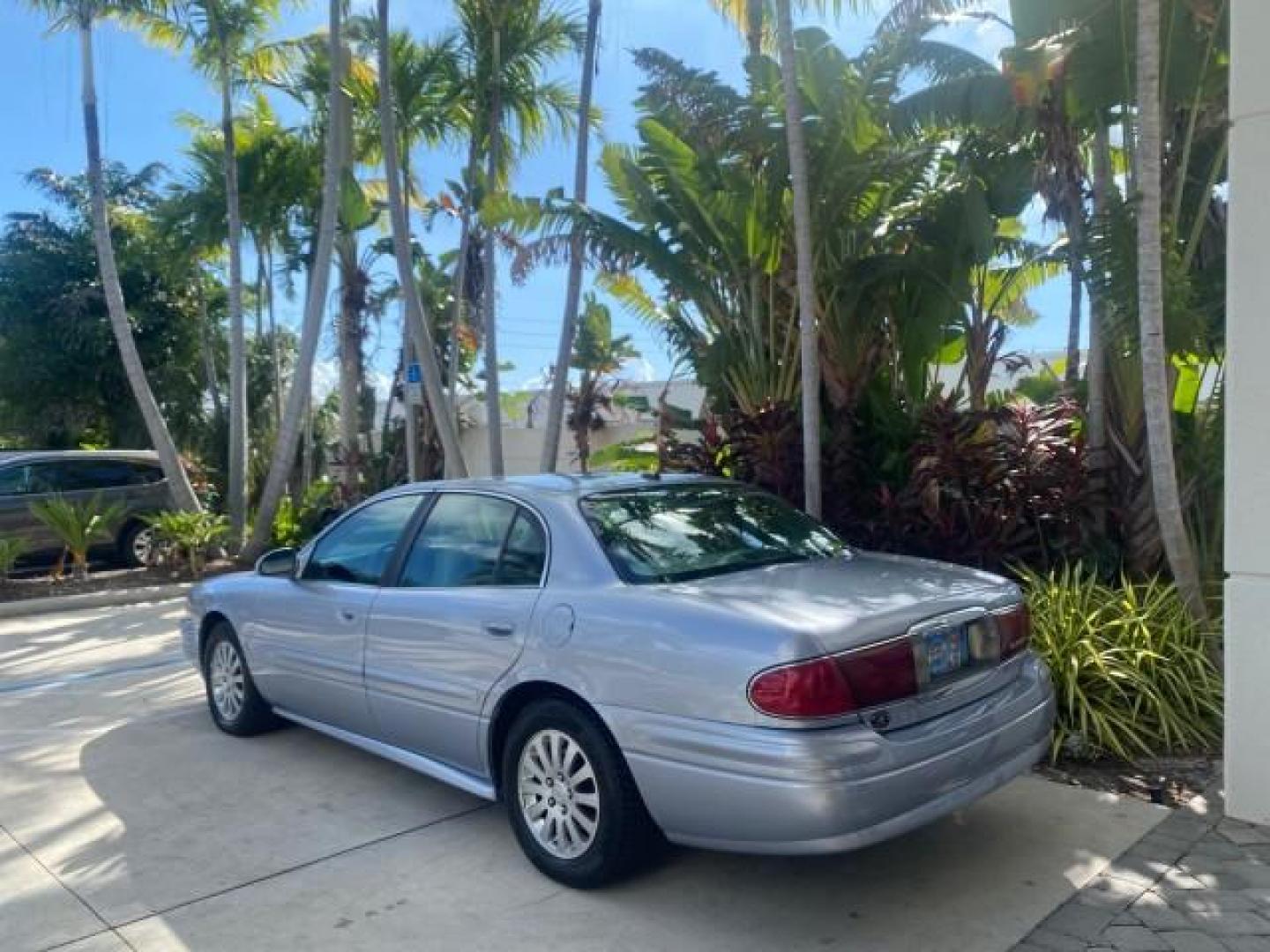2005 Ming Blue Metallic /Gray Buick LeSabre LEATHER LOW MILES 62,243 (1G4HP54KX5U) with an 3.8L 3800 V6 SFI Engine engine, Automatic transmission, located at 4701 North Dixie Hwy, Pompano Beach, FL, 33064, (954) 422-2889, 26.240938, -80.123474 - OUR WEBPAGE FLORIDACARS1.COM HAS OVER 100 PHOTOS AND FREE CARFAX LINK 2005 BUICK LESABRE LEATHER LOADED RUNS LIKE NEW VIN: 1G4HP54KX5U177562 1 G 4 H P 5 4 K X 5 U 1 7 7 5 6 2 SEDAN 4 DR 3.8L V6 F OHV GASOLINE 29 MPG FRONT WHEEL DRIVE Features ABS Brakes Air Conditioning Alloy Wheels AM/FM Stereo Aut - Photo#33