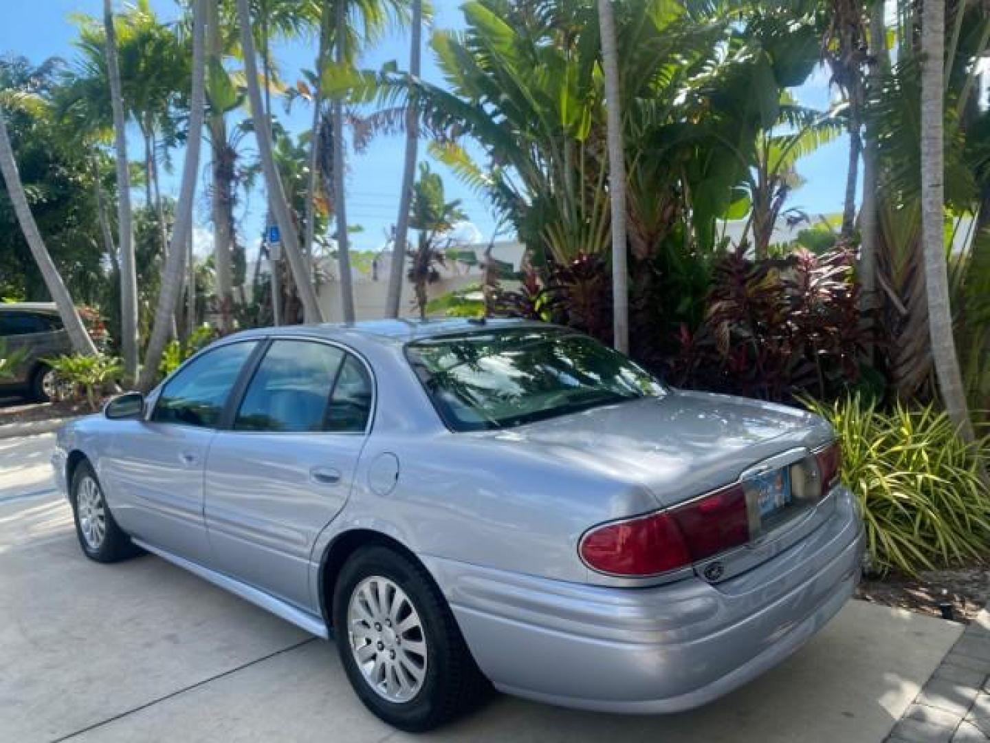 2005 Ming Blue Metallic /Gray Buick LeSabre LEATHER LOW MILES 62,243 (1G4HP54KX5U) with an 3.8L 3800 V6 SFI Engine engine, Automatic transmission, located at 4701 North Dixie Hwy, Pompano Beach, FL, 33064, (954) 422-2889, 26.240938, -80.123474 - OUR WEBPAGE FLORIDACARS1.COM HAS OVER 100 PHOTOS AND FREE CARFAX LINK 2005 BUICK LESABRE LEATHER LOADED RUNS LIKE NEW VIN: 1G4HP54KX5U177562 1 G 4 H P 5 4 K X 5 U 1 7 7 5 6 2 SEDAN 4 DR 3.8L V6 F OHV GASOLINE 29 MPG FRONT WHEEL DRIVE Features ABS Brakes Air Conditioning Alloy Wheels AM/FM Stereo Aut - Photo#34