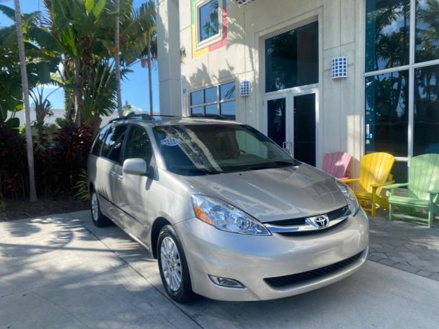 2007 Silver Shadow Pearl /Taupe Toyota Sienna XLE LTD 1 OWNER (5TDZK22C57S) with an 3.5L V6 Cylinder Engine engine, Automatic transmission, located at 4701 North Dixie Hwy, Pompano Beach, FL, 33064, (954) 422-2889, 26.240938, -80.123474 - OUR WEBPAGE FLORIDACARS1.COM HAS OVER 100 PHOTOS AND FREE CARFAX LINK 2007 TOYOTA SIENNA XLE 7-PASSENGER VIN: 5TDZK22C57S074901 5 T D Z K 2 2 C 5 7 S 0 7 4 9 0 1 VAN 3.5L V6 F DOHC 24V GASOLINE 26 MPG FRONT WHEEL DRIVE Features ABS Brakes Air Conditioning Alloy Wheels AM/FM Stereo Automatic Transmis - Photo#1
