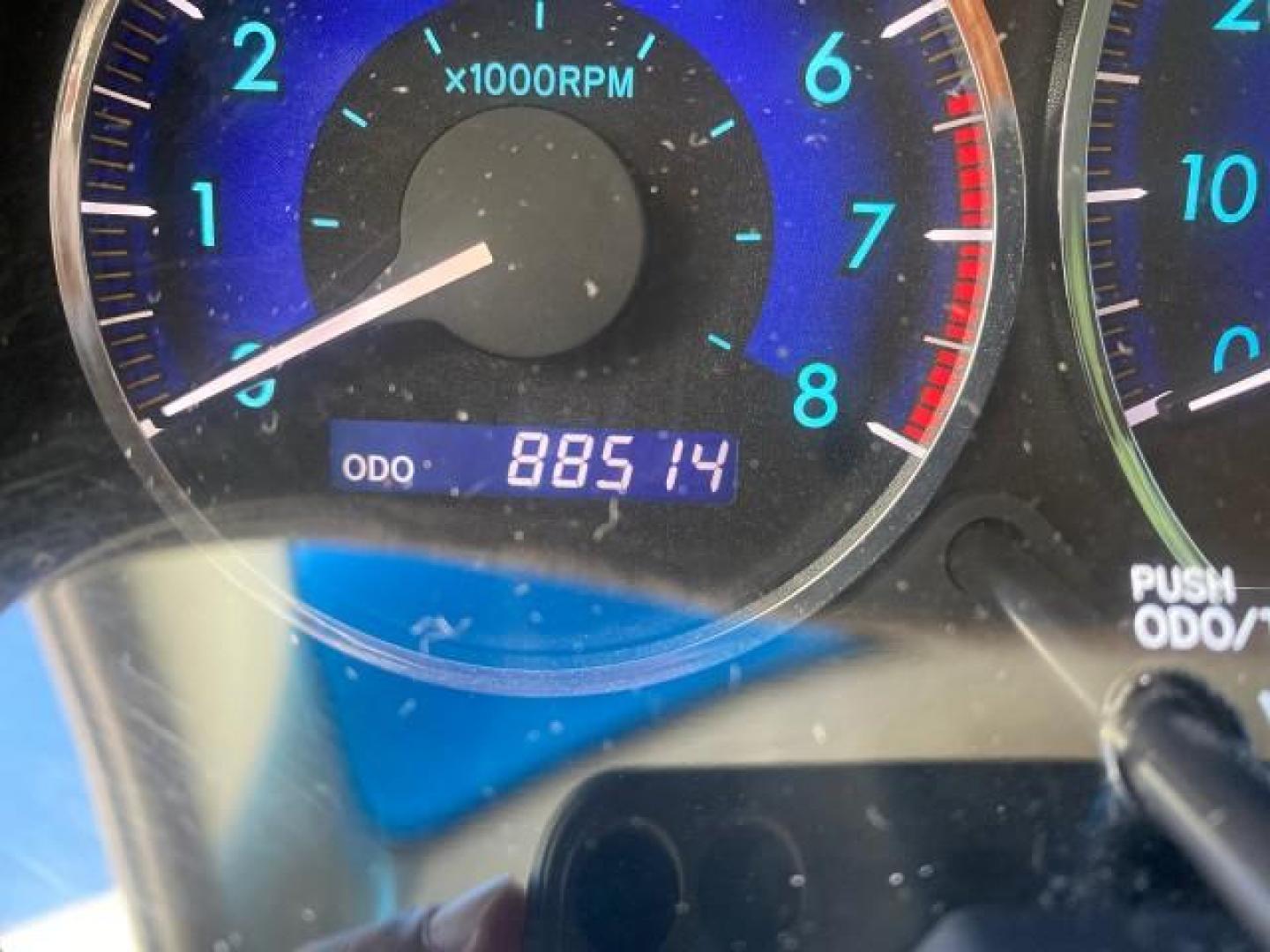 2007 Silver Shadow Pearl /Taupe Toyota Sienna XLE LTD 1 OWNER (5TDZK22C57S) with an 3.5L V6 Cylinder Engine engine, Automatic transmission, located at 4701 North Dixie Hwy, Pompano Beach, FL, 33064, (954) 422-2889, 26.240938, -80.123474 - OUR WEBPAGE FLORIDACARS1.COM HAS OVER 100 PHOTOS AND FREE CARFAX LINK 2007 TOYOTA SIENNA XLE 7-PASSENGER VIN: 5TDZK22C57S074901 5 T D Z K 2 2 C 5 7 S 0 7 4 9 0 1 VAN 3.5L V6 F DOHC 24V GASOLINE 26 MPG FRONT WHEEL DRIVE Features ABS Brakes Air Conditioning Alloy Wheels AM/FM Stereo Automatic Transmis - Photo#18