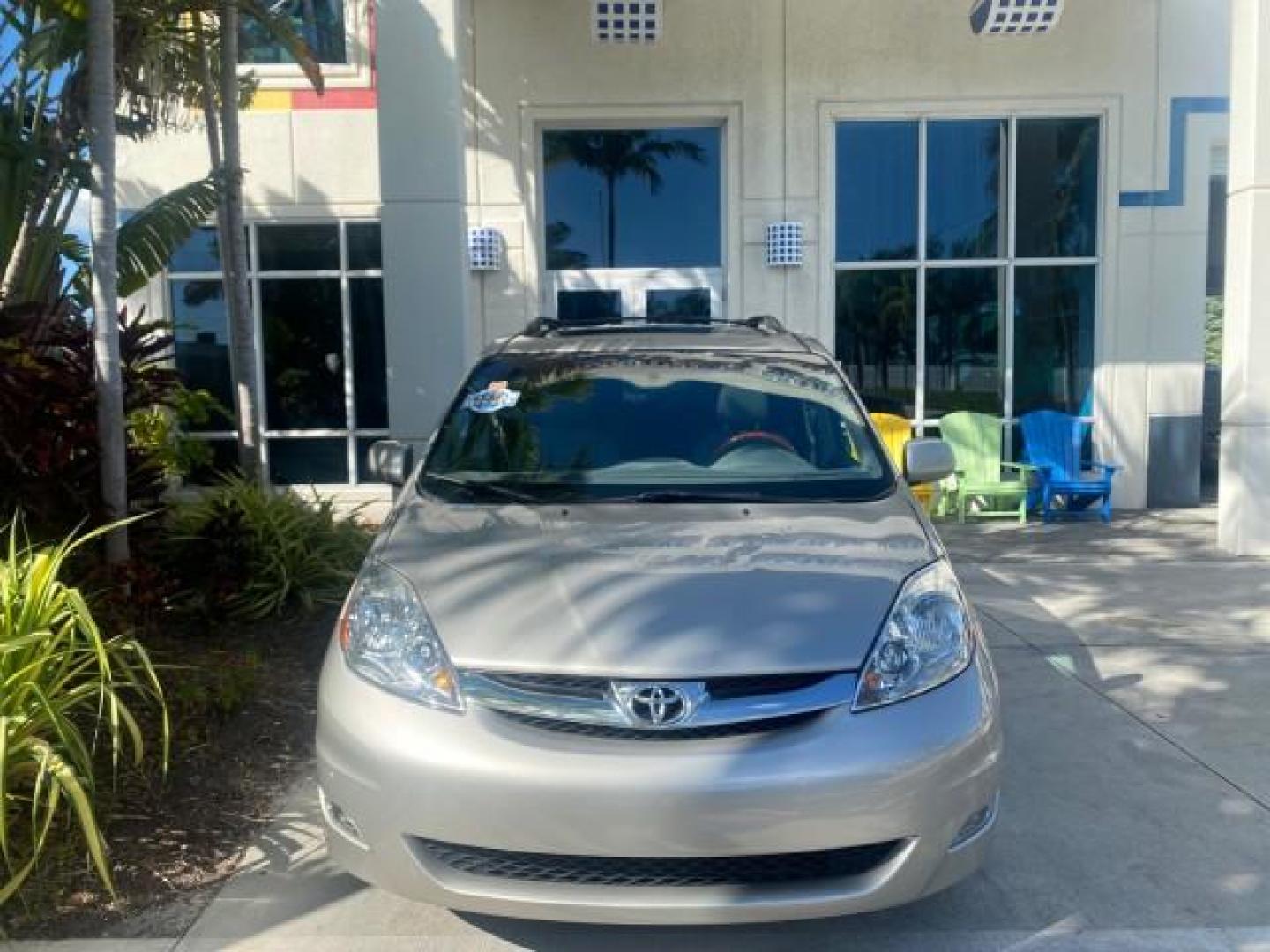 2007 Silver Shadow Pearl /Taupe Toyota Sienna XLE LTD 1 OWNER (5TDZK22C57S) with an 3.5L V6 Cylinder Engine engine, Automatic transmission, located at 4701 North Dixie Hwy, Pompano Beach, FL, 33064, (954) 422-2889, 26.240938, -80.123474 - OUR WEBPAGE FLORIDACARS1.COM HAS OVER 100 PHOTOS AND FREE CARFAX LINK 2007 TOYOTA SIENNA XLE 7-PASSENGER VIN: 5TDZK22C57S074901 5 T D Z K 2 2 C 5 7 S 0 7 4 9 0 1 VAN 3.5L V6 F DOHC 24V GASOLINE 26 MPG FRONT WHEEL DRIVE Features ABS Brakes Air Conditioning Alloy Wheels AM/FM Stereo Automatic Transmis - Photo#28