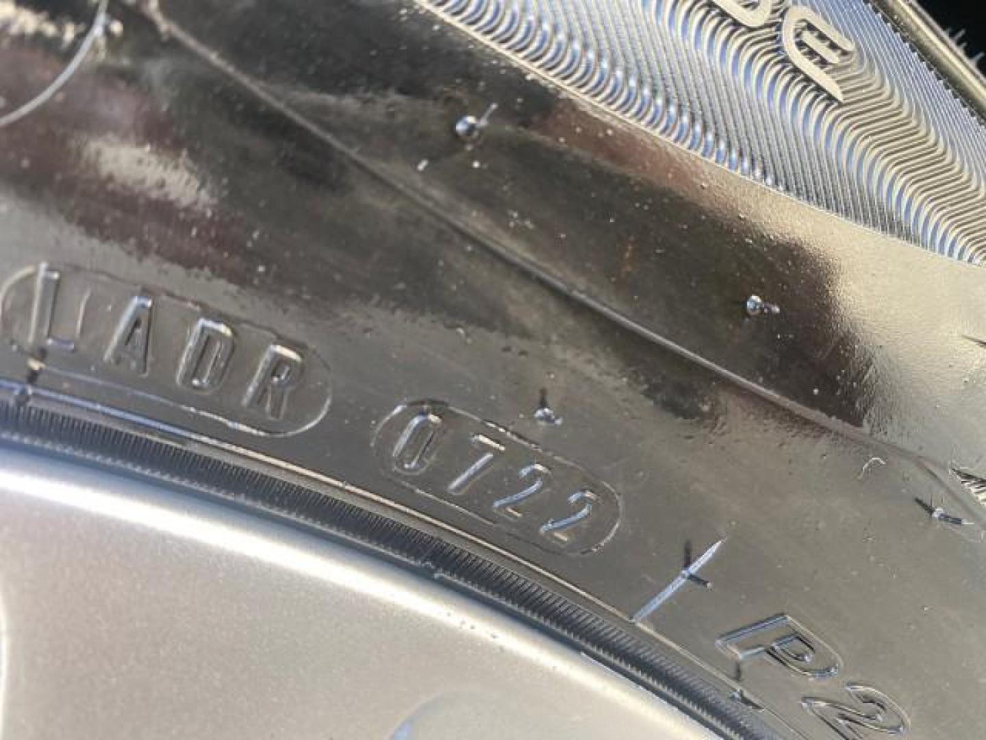 2007 Silver Shadow Pearl /Taupe Toyota Sienna XLE LTD 1 OWNER (5TDZK22C57S) with an 3.5L V6 Cylinder Engine engine, Automatic transmission, located at 4701 North Dixie Hwy, Pompano Beach, FL, 33064, (954) 422-2889, 26.240938, -80.123474 - OUR WEBPAGE FLORIDACARS1.COM HAS OVER 100 PHOTOS AND FREE CARFAX LINK 2007 TOYOTA SIENNA XLE 7-PASSENGER VIN: 5TDZK22C57S074901 5 T D Z K 2 2 C 5 7 S 0 7 4 9 0 1 VAN 3.5L V6 F DOHC 24V GASOLINE 26 MPG FRONT WHEEL DRIVE Features ABS Brakes Air Conditioning Alloy Wheels AM/FM Stereo Automatic Transmis - Photo#41