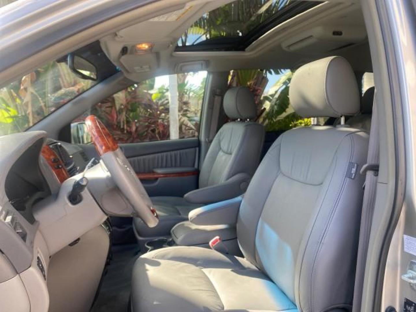 2007 Silver Shadow Pearl /Taupe Toyota Sienna XLE LTD 1 OWNER (5TDZK22C57S) with an 3.5L V6 Cylinder Engine engine, Automatic transmission, located at 4701 North Dixie Hwy, Pompano Beach, FL, 33064, (954) 422-2889, 26.240938, -80.123474 - OUR WEBPAGE FLORIDACARS1.COM HAS OVER 100 PHOTOS AND FREE CARFAX LINK 2007 TOYOTA SIENNA XLE 7-PASSENGER VIN: 5TDZK22C57S074901 5 T D Z K 2 2 C 5 7 S 0 7 4 9 0 1 VAN 3.5L V6 F DOHC 24V GASOLINE 26 MPG FRONT WHEEL DRIVE Features ABS Brakes Air Conditioning Alloy Wheels AM/FM Stereo Automatic Transmis - Photo#44