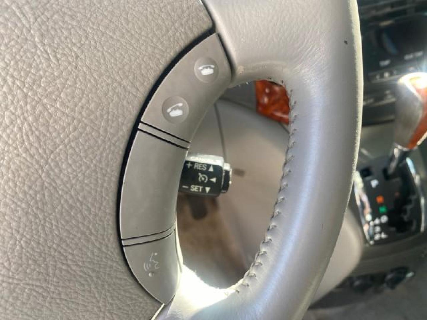 2007 Silver Shadow Pearl /Taupe Toyota Sienna XLE LTD 1 OWNER (5TDZK22C57S) with an 3.5L V6 Cylinder Engine engine, Automatic transmission, located at 4701 North Dixie Hwy, Pompano Beach, FL, 33064, (954) 422-2889, 26.240938, -80.123474 - OUR WEBPAGE FLORIDACARS1.COM HAS OVER 100 PHOTOS AND FREE CARFAX LINK 2007 TOYOTA SIENNA XLE 7-PASSENGER VIN: 5TDZK22C57S074901 5 T D Z K 2 2 C 5 7 S 0 7 4 9 0 1 VAN 3.5L V6 F DOHC 24V GASOLINE 26 MPG FRONT WHEEL DRIVE Features ABS Brakes Air Conditioning Alloy Wheels AM/FM Stereo Automatic Transmis - Photo#52