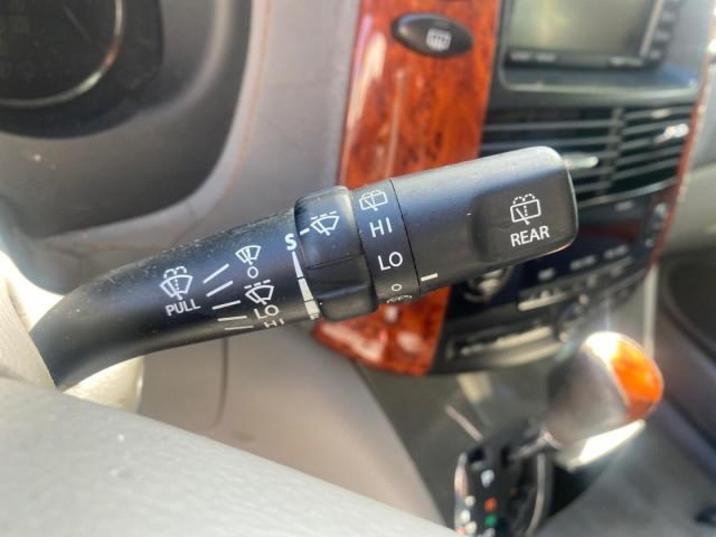 2007 Silver Shadow Pearl /Taupe Toyota Sienna XLE LTD 1 OWNER (5TDZK22C57S) with an 3.5L V6 Cylinder Engine engine, Automatic transmission, located at 4701 North Dixie Hwy, Pompano Beach, FL, 33064, (954) 422-2889, 26.240938, -80.123474 - OUR WEBPAGE FLORIDACARS1.COM HAS OVER 100 PHOTOS AND FREE CARFAX LINK 2007 TOYOTA SIENNA XLE 7-PASSENGER VIN: 5TDZK22C57S074901 5 T D Z K 2 2 C 5 7 S 0 7 4 9 0 1 VAN 3.5L V6 F DOHC 24V GASOLINE 26 MPG FRONT WHEEL DRIVE Features ABS Brakes Air Conditioning Alloy Wheels AM/FM Stereo Automatic Transmis - Photo#54