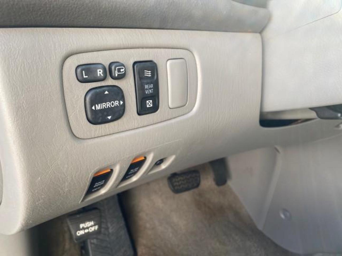 2007 Silver Shadow Pearl /Taupe Toyota Sienna XLE LTD 1 OWNER (5TDZK22C57S) with an 3.5L V6 Cylinder Engine engine, Automatic transmission, located at 4701 North Dixie Hwy, Pompano Beach, FL, 33064, (954) 422-2889, 26.240938, -80.123474 - OUR WEBPAGE FLORIDACARS1.COM HAS OVER 100 PHOTOS AND FREE CARFAX LINK 2007 TOYOTA SIENNA XLE 7-PASSENGER VIN: 5TDZK22C57S074901 5 T D Z K 2 2 C 5 7 S 0 7 4 9 0 1 VAN 3.5L V6 F DOHC 24V GASOLINE 26 MPG FRONT WHEEL DRIVE Features ABS Brakes Air Conditioning Alloy Wheels AM/FM Stereo Automatic Transmis - Photo#55