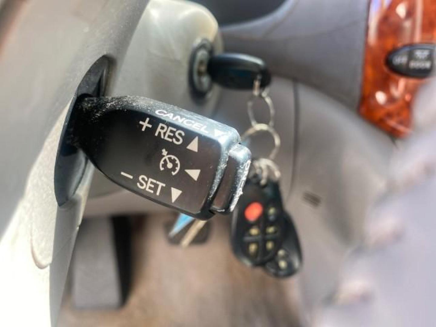 2007 Silver Shadow Pearl /Taupe Toyota Sienna XLE LTD 1 OWNER (5TDZK22C57S) with an 3.5L V6 Cylinder Engine engine, Automatic transmission, located at 4701 North Dixie Hwy, Pompano Beach, FL, 33064, (954) 422-2889, 26.240938, -80.123474 - OUR WEBPAGE FLORIDACARS1.COM HAS OVER 100 PHOTOS AND FREE CARFAX LINK 2007 TOYOTA SIENNA XLE 7-PASSENGER VIN: 5TDZK22C57S074901 5 T D Z K 2 2 C 5 7 S 0 7 4 9 0 1 VAN 3.5L V6 F DOHC 24V GASOLINE 26 MPG FRONT WHEEL DRIVE Features ABS Brakes Air Conditioning Alloy Wheels AM/FM Stereo Automatic Transmis - Photo#57