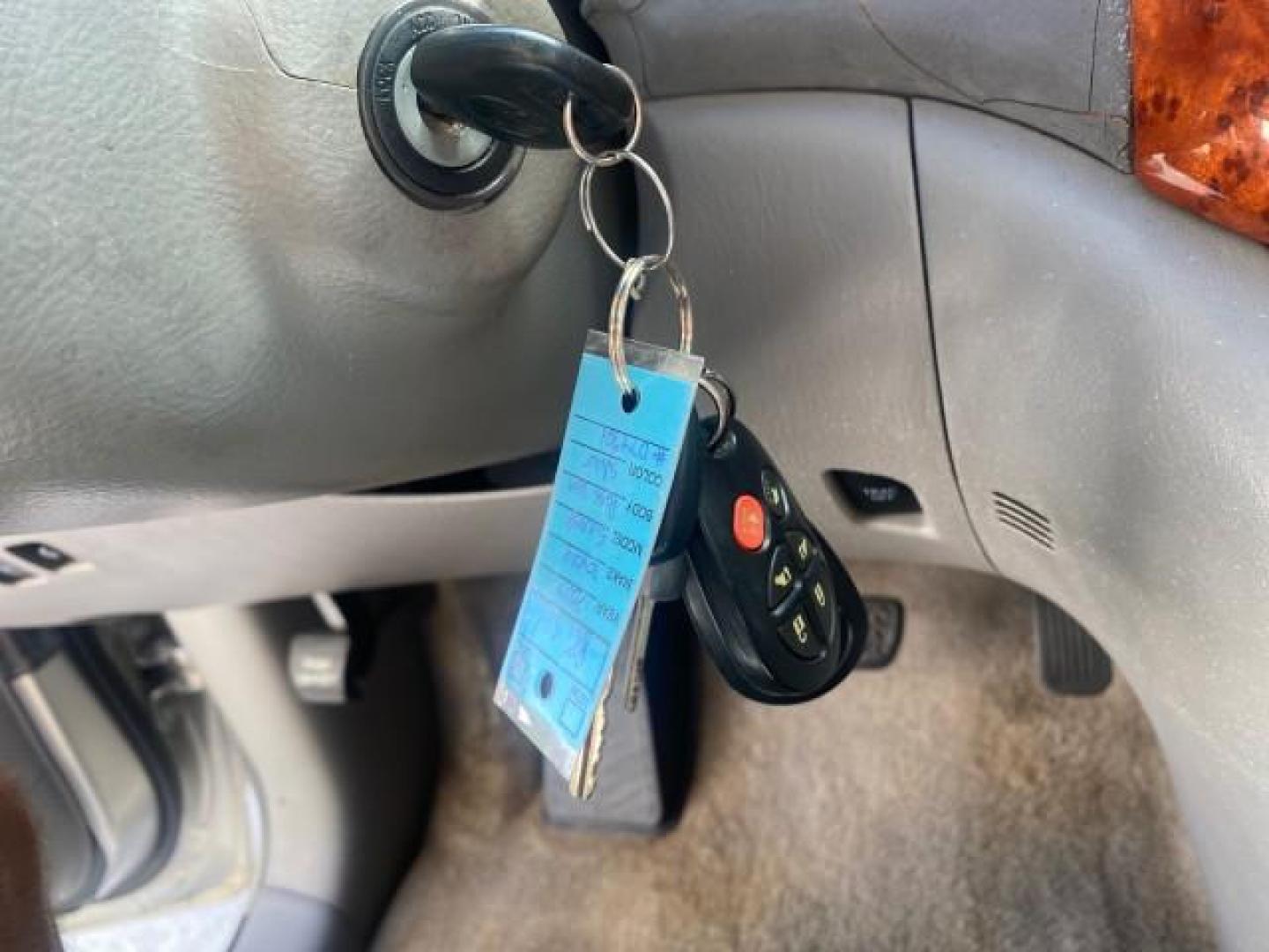 2007 Silver Shadow Pearl /Taupe Toyota Sienna XLE LTD 1 OWNER (5TDZK22C57S) with an 3.5L V6 Cylinder Engine engine, Automatic transmission, located at 4701 North Dixie Hwy, Pompano Beach, FL, 33064, (954) 422-2889, 26.240938, -80.123474 - OUR WEBPAGE FLORIDACARS1.COM HAS OVER 100 PHOTOS AND FREE CARFAX LINK 2007 TOYOTA SIENNA XLE 7-PASSENGER VIN: 5TDZK22C57S074901 5 T D Z K 2 2 C 5 7 S 0 7 4 9 0 1 VAN 3.5L V6 F DOHC 24V GASOLINE 26 MPG FRONT WHEEL DRIVE Features ABS Brakes Air Conditioning Alloy Wheels AM/FM Stereo Automatic Transmis - Photo#58