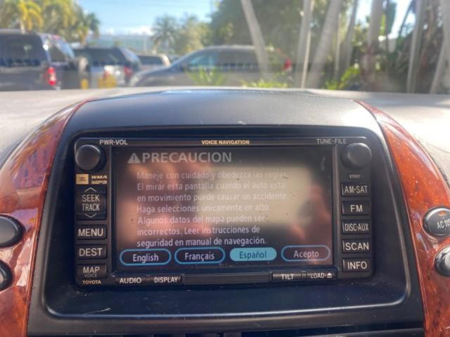 2007 Silver Shadow Pearl /Taupe Toyota Sienna XLE LTD 1 OWNER (5TDZK22C57S) with an 3.5L V6 Cylinder Engine engine, Automatic transmission, located at 4701 North Dixie Hwy, Pompano Beach, FL, 33064, (954) 422-2889, 26.240938, -80.123474 - OUR WEBPAGE FLORIDACARS1.COM HAS OVER 100 PHOTOS AND FREE CARFAX LINK 2007 TOYOTA SIENNA XLE 7-PASSENGER VIN: 5TDZK22C57S074901 5 T D Z K 2 2 C 5 7 S 0 7 4 9 0 1 VAN 3.5L V6 F DOHC 24V GASOLINE 26 MPG FRONT WHEEL DRIVE Features ABS Brakes Air Conditioning Alloy Wheels AM/FM Stereo Automatic Transmis - Photo#60