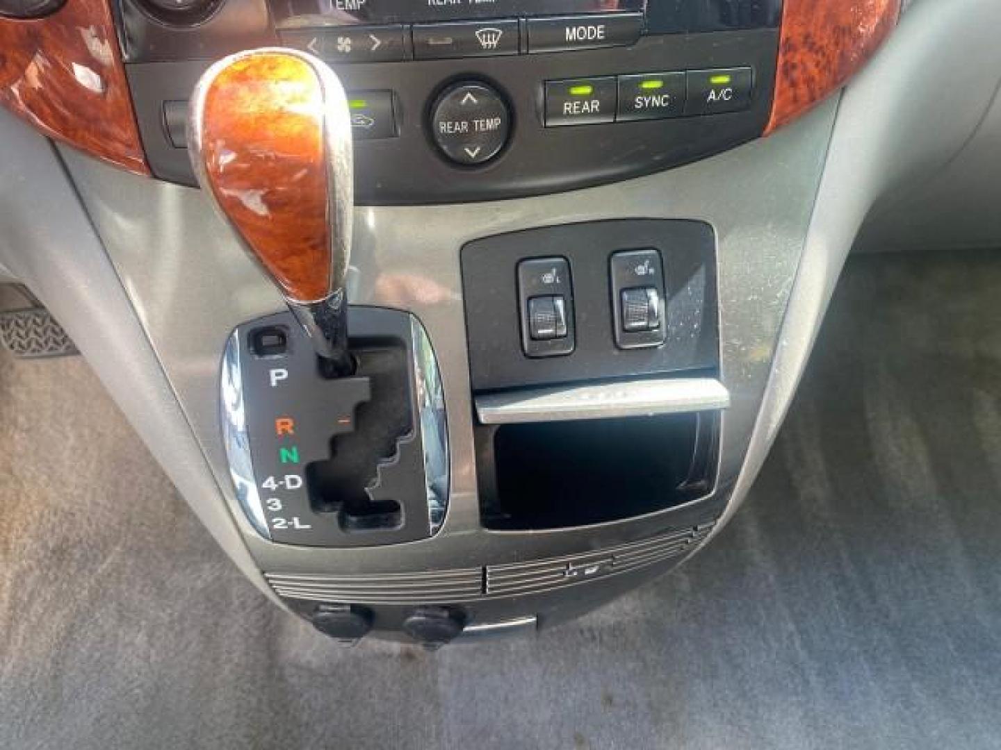 2007 Silver Shadow Pearl /Taupe Toyota Sienna XLE LTD 1 OWNER (5TDZK22C57S) with an 3.5L V6 Cylinder Engine engine, Automatic transmission, located at 4701 North Dixie Hwy, Pompano Beach, FL, 33064, (954) 422-2889, 26.240938, -80.123474 - OUR WEBPAGE FLORIDACARS1.COM HAS OVER 100 PHOTOS AND FREE CARFAX LINK 2007 TOYOTA SIENNA XLE 7-PASSENGER VIN: 5TDZK22C57S074901 5 T D Z K 2 2 C 5 7 S 0 7 4 9 0 1 VAN 3.5L V6 F DOHC 24V GASOLINE 26 MPG FRONT WHEEL DRIVE Features ABS Brakes Air Conditioning Alloy Wheels AM/FM Stereo Automatic Transmis - Photo#62