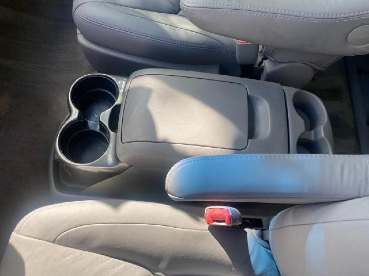 2007 Silver Shadow Pearl /Taupe Toyota Sienna XLE LTD 1 OWNER (5TDZK22C57S) with an 3.5L V6 Cylinder Engine engine, Automatic transmission, located at 4701 North Dixie Hwy, Pompano Beach, FL, 33064, (954) 422-2889, 26.240938, -80.123474 - OUR WEBPAGE FLORIDACARS1.COM HAS OVER 100 PHOTOS AND FREE CARFAX LINK 2007 TOYOTA SIENNA XLE 7-PASSENGER VIN: 5TDZK22C57S074901 5 T D Z K 2 2 C 5 7 S 0 7 4 9 0 1 VAN 3.5L V6 F DOHC 24V GASOLINE 26 MPG FRONT WHEEL DRIVE Features ABS Brakes Air Conditioning Alloy Wheels AM/FM Stereo Automatic Transmis - Photo#65