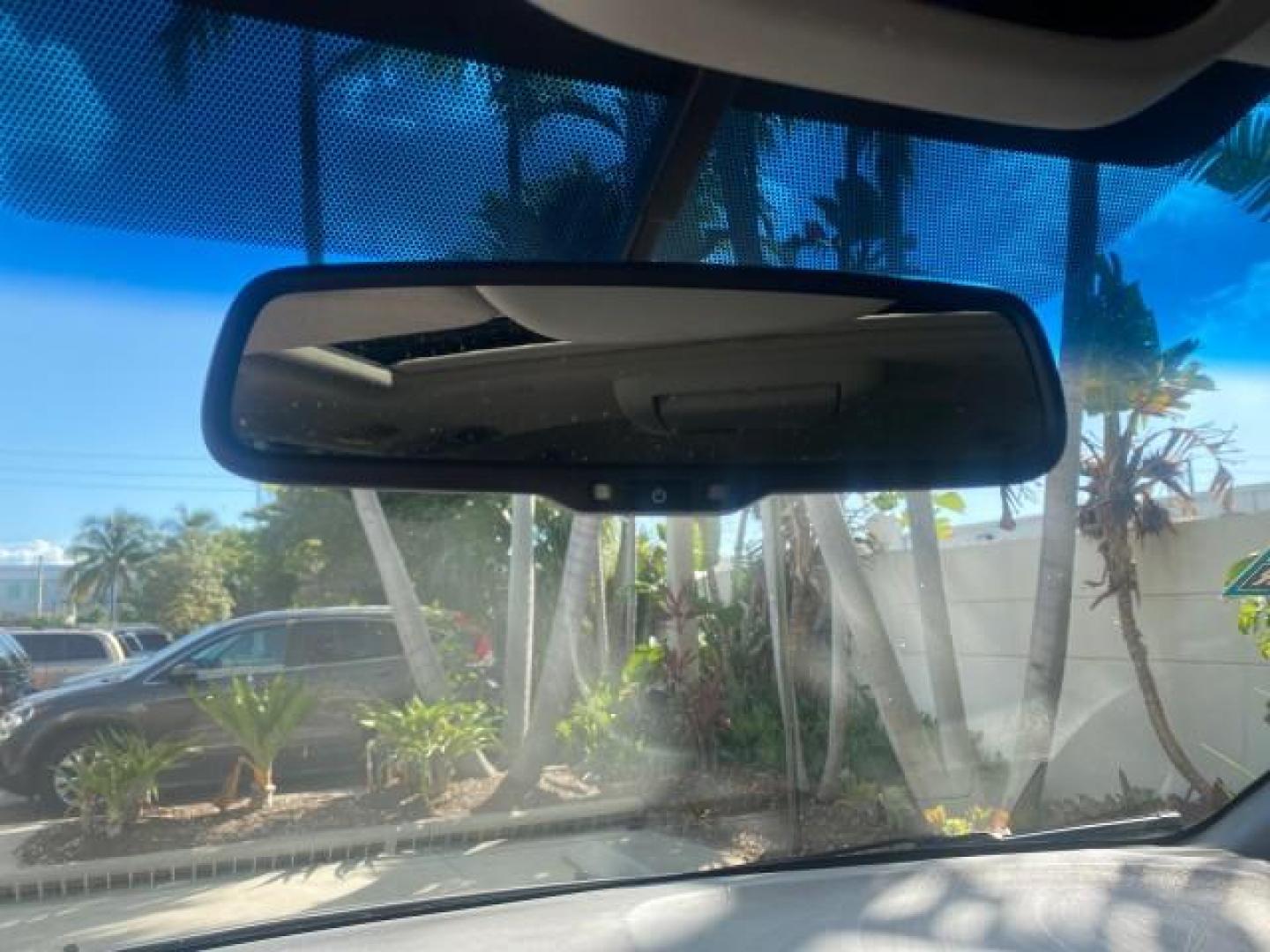 2007 Silver Shadow Pearl /Taupe Toyota Sienna XLE LTD 1 OWNER (5TDZK22C57S) with an 3.5L V6 Cylinder Engine engine, Automatic transmission, located at 4701 North Dixie Hwy, Pompano Beach, FL, 33064, (954) 422-2889, 26.240938, -80.123474 - OUR WEBPAGE FLORIDACARS1.COM HAS OVER 100 PHOTOS AND FREE CARFAX LINK 2007 TOYOTA SIENNA XLE 7-PASSENGER VIN: 5TDZK22C57S074901 5 T D Z K 2 2 C 5 7 S 0 7 4 9 0 1 VAN 3.5L V6 F DOHC 24V GASOLINE 26 MPG FRONT WHEEL DRIVE Features ABS Brakes Air Conditioning Alloy Wheels AM/FM Stereo Automatic Transmis - Photo#66