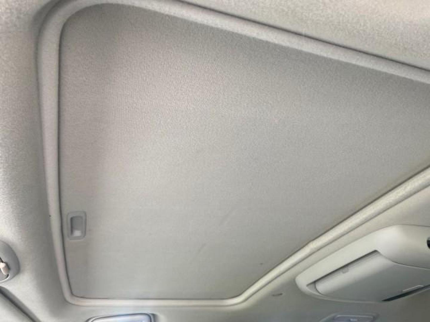 2007 Silver Shadow Pearl /Taupe Toyota Sienna XLE LTD 1 OWNER (5TDZK22C57S) with an 3.5L V6 Cylinder Engine engine, Automatic transmission, located at 4701 North Dixie Hwy, Pompano Beach, FL, 33064, (954) 422-2889, 26.240938, -80.123474 - OUR WEBPAGE FLORIDACARS1.COM HAS OVER 100 PHOTOS AND FREE CARFAX LINK 2007 TOYOTA SIENNA XLE 7-PASSENGER VIN: 5TDZK22C57S074901 5 T D Z K 2 2 C 5 7 S 0 7 4 9 0 1 VAN 3.5L V6 F DOHC 24V GASOLINE 26 MPG FRONT WHEEL DRIVE Features ABS Brakes Air Conditioning Alloy Wheels AM/FM Stereo Automatic Transmis - Photo#74