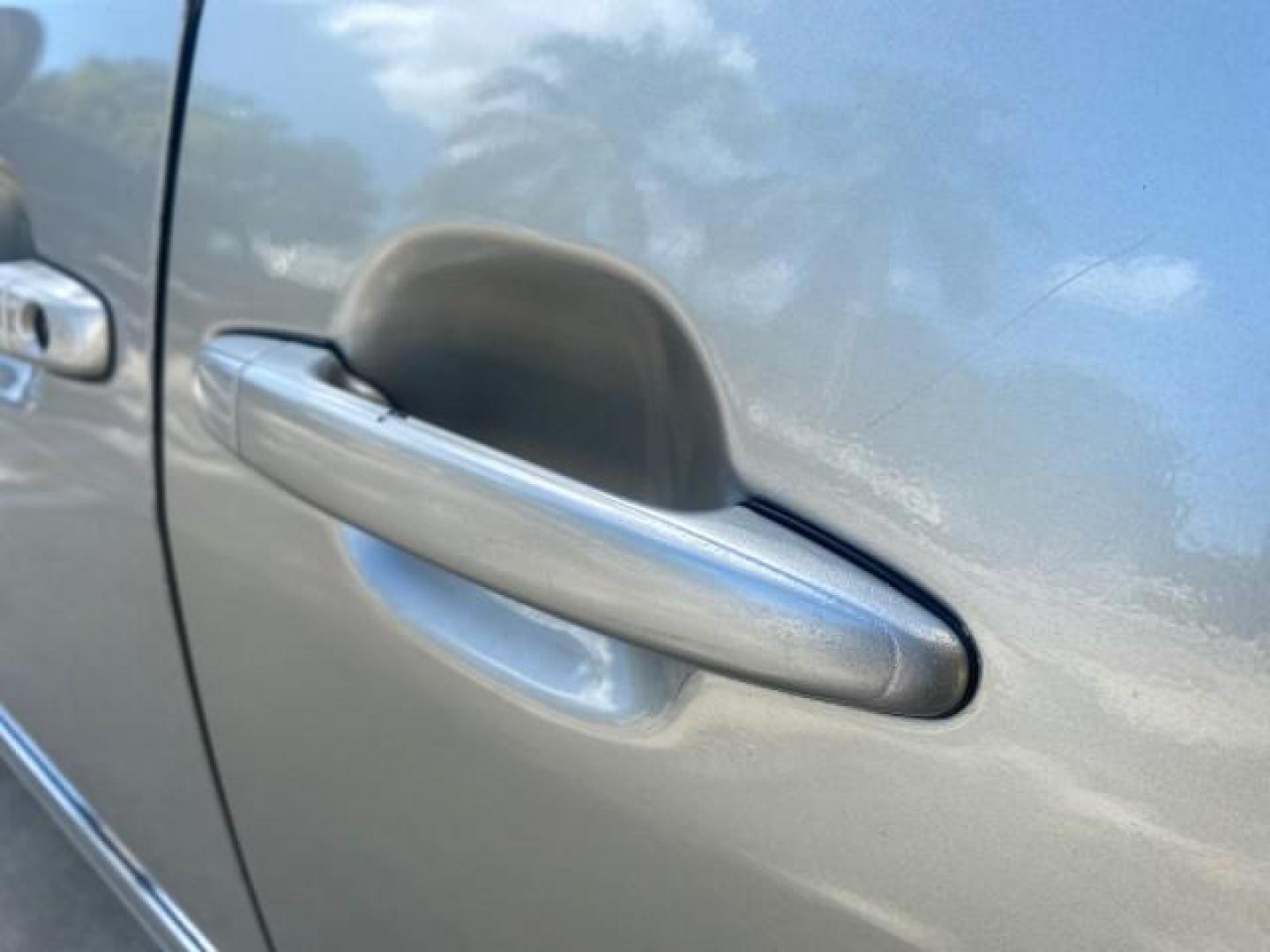 2007 Silver Shadow Pearl /Taupe Toyota Sienna XLE LTD 1 OWNER (5TDZK22C57S) with an 3.5L V6 Cylinder Engine engine, Automatic transmission, located at 4701 North Dixie Hwy, Pompano Beach, FL, 33064, (954) 422-2889, 26.240938, -80.123474 - OUR WEBPAGE FLORIDACARS1.COM HAS OVER 100 PHOTOS AND FREE CARFAX LINK 2007 TOYOTA SIENNA XLE 7-PASSENGER VIN: 5TDZK22C57S074901 5 T D Z K 2 2 C 5 7 S 0 7 4 9 0 1 VAN 3.5L V6 F DOHC 24V GASOLINE 26 MPG FRONT WHEEL DRIVE Features ABS Brakes Air Conditioning Alloy Wheels AM/FM Stereo Automatic Transmis - Photo#77