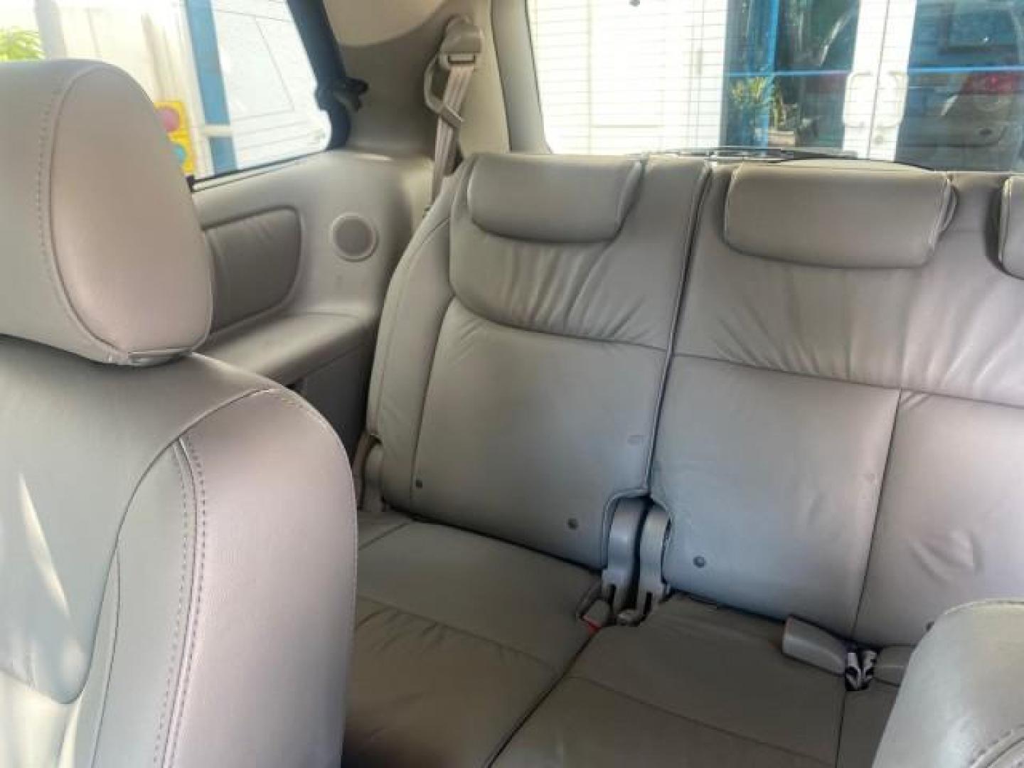 2007 Silver Shadow Pearl /Taupe Toyota Sienna XLE LTD 1 OWNER (5TDZK22C57S) with an 3.5L V6 Cylinder Engine engine, Automatic transmission, located at 4701 North Dixie Hwy, Pompano Beach, FL, 33064, (954) 422-2889, 26.240938, -80.123474 - OUR WEBPAGE FLORIDACARS1.COM HAS OVER 100 PHOTOS AND FREE CARFAX LINK 2007 TOYOTA SIENNA XLE 7-PASSENGER VIN: 5TDZK22C57S074901 5 T D Z K 2 2 C 5 7 S 0 7 4 9 0 1 VAN 3.5L V6 F DOHC 24V GASOLINE 26 MPG FRONT WHEEL DRIVE Features ABS Brakes Air Conditioning Alloy Wheels AM/FM Stereo Automatic Transmis - Photo#85