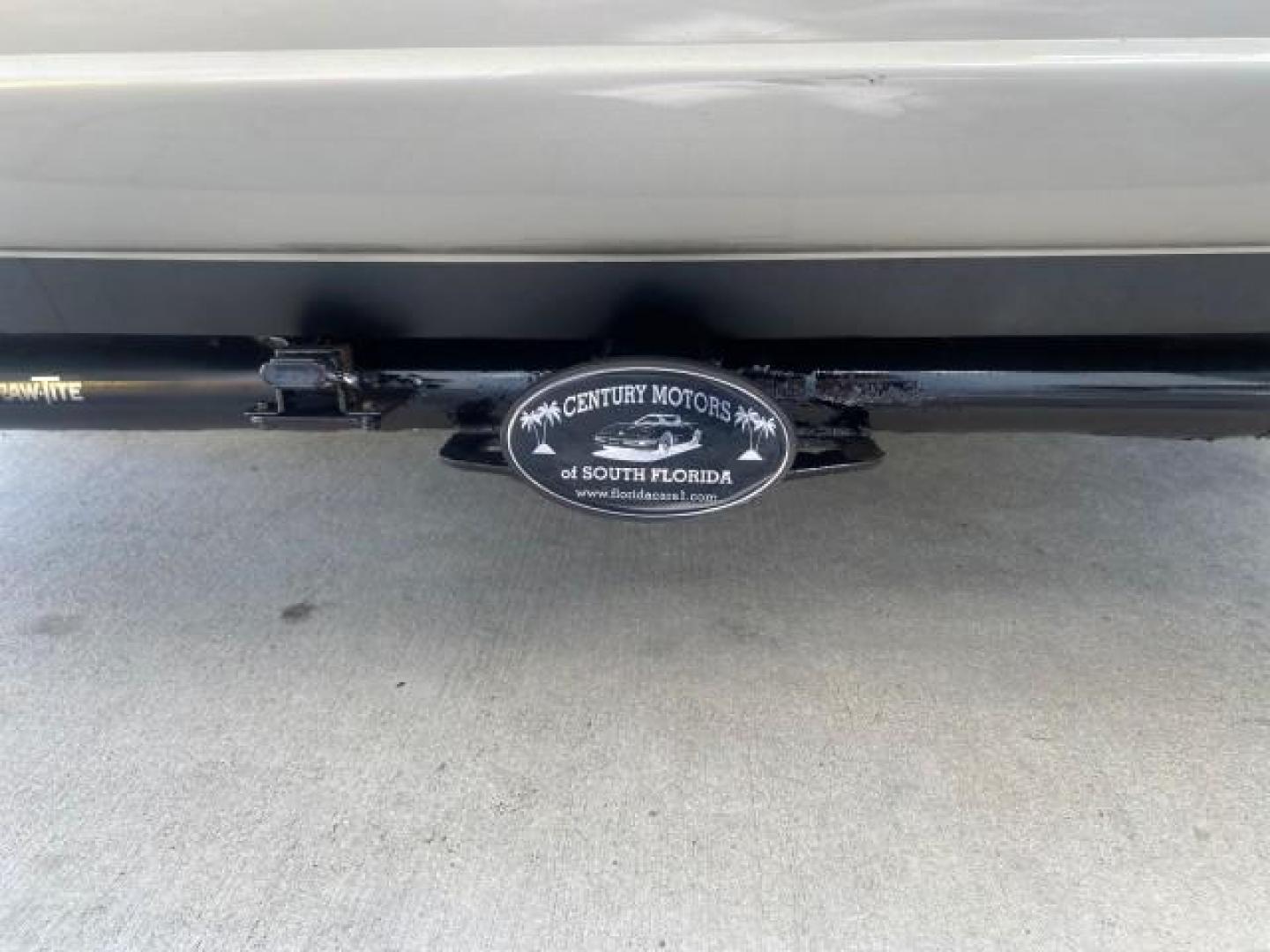 2007 Silver Shadow Pearl /Taupe Toyota Sienna XLE LTD 1 OWNER (5TDZK22C57S) with an 3.5L V6 Cylinder Engine engine, Automatic transmission, located at 4701 North Dixie Hwy, Pompano Beach, FL, 33064, (954) 422-2889, 26.240938, -80.123474 - OUR WEBPAGE FLORIDACARS1.COM HAS OVER 100 PHOTOS AND FREE CARFAX LINK 2007 TOYOTA SIENNA XLE 7-PASSENGER VIN: 5TDZK22C57S074901 5 T D Z K 2 2 C 5 7 S 0 7 4 9 0 1 VAN 3.5L V6 F DOHC 24V GASOLINE 26 MPG FRONT WHEEL DRIVE Features ABS Brakes Air Conditioning Alloy Wheels AM/FM Stereo Automatic Transmis - Photo#96