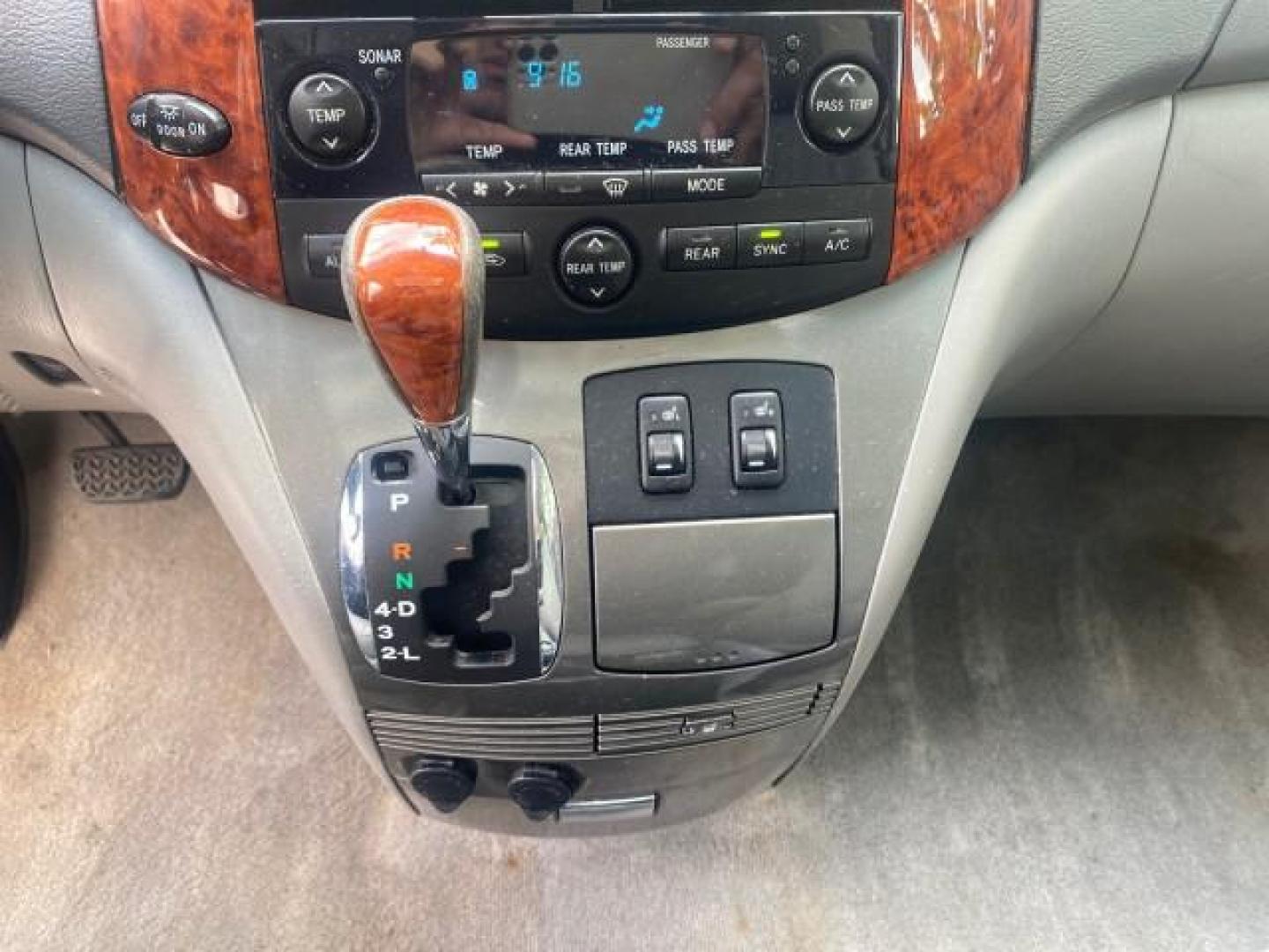 2007 Silver Shadow Pearl /Taupe Toyota Sienna XLE LTD 1 OWNER (5TDZK22C57S) with an 3.5L V6 Cylinder Engine engine, Automatic transmission, located at 4701 North Dixie Hwy, Pompano Beach, FL, 33064, (954) 422-2889, 26.240938, -80.123474 - OUR WEBPAGE FLORIDACARS1.COM HAS OVER 100 PHOTOS AND FREE CARFAX LINK 2007 TOYOTA SIENNA XLE 7-PASSENGER VIN: 5TDZK22C57S074901 5 T D Z K 2 2 C 5 7 S 0 7 4 9 0 1 VAN 3.5L V6 F DOHC 24V GASOLINE 26 MPG FRONT WHEEL DRIVE Features ABS Brakes Air Conditioning Alloy Wheels AM/FM Stereo Automatic Transmis - Photo#63