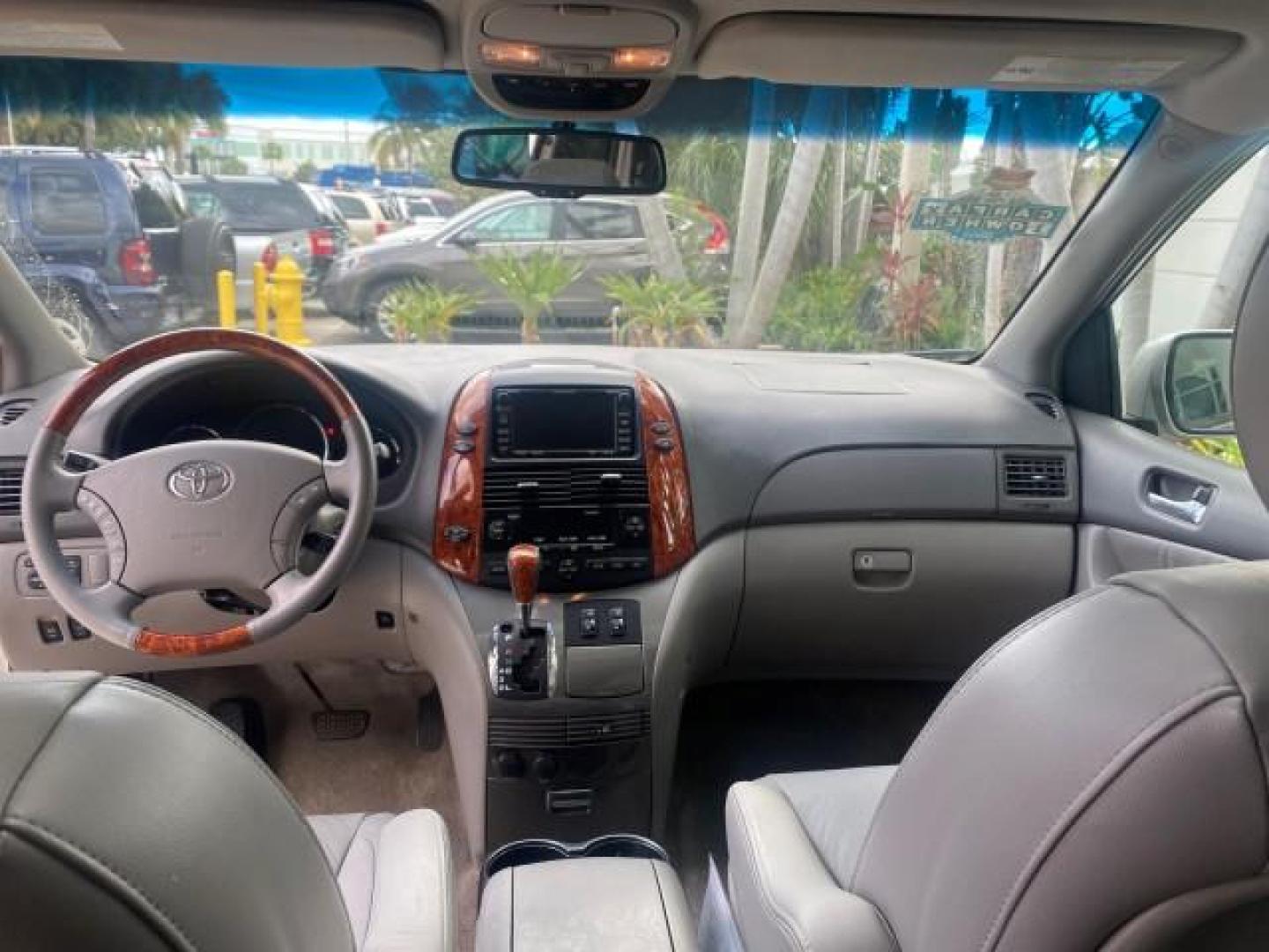 2007 Silver Shadow Pearl /Taupe Toyota Sienna XLE LTD 1 OWNER (5TDZK22C57S) with an 3.5L V6 Cylinder Engine engine, Automatic transmission, located at 4701 North Dixie Hwy, Pompano Beach, FL, 33064, (954) 422-2889, 26.240938, -80.123474 - OUR WEBPAGE FLORIDACARS1.COM HAS OVER 100 PHOTOS AND FREE CARFAX LINK 2007 TOYOTA SIENNA XLE 7-PASSENGER VIN: 5TDZK22C57S074901 5 T D Z K 2 2 C 5 7 S 0 7 4 9 0 1 VAN 3.5L V6 F DOHC 24V GASOLINE 26 MPG FRONT WHEEL DRIVE Features ABS Brakes Air Conditioning Alloy Wheels AM/FM Stereo Automatic Transmis - Photo#84