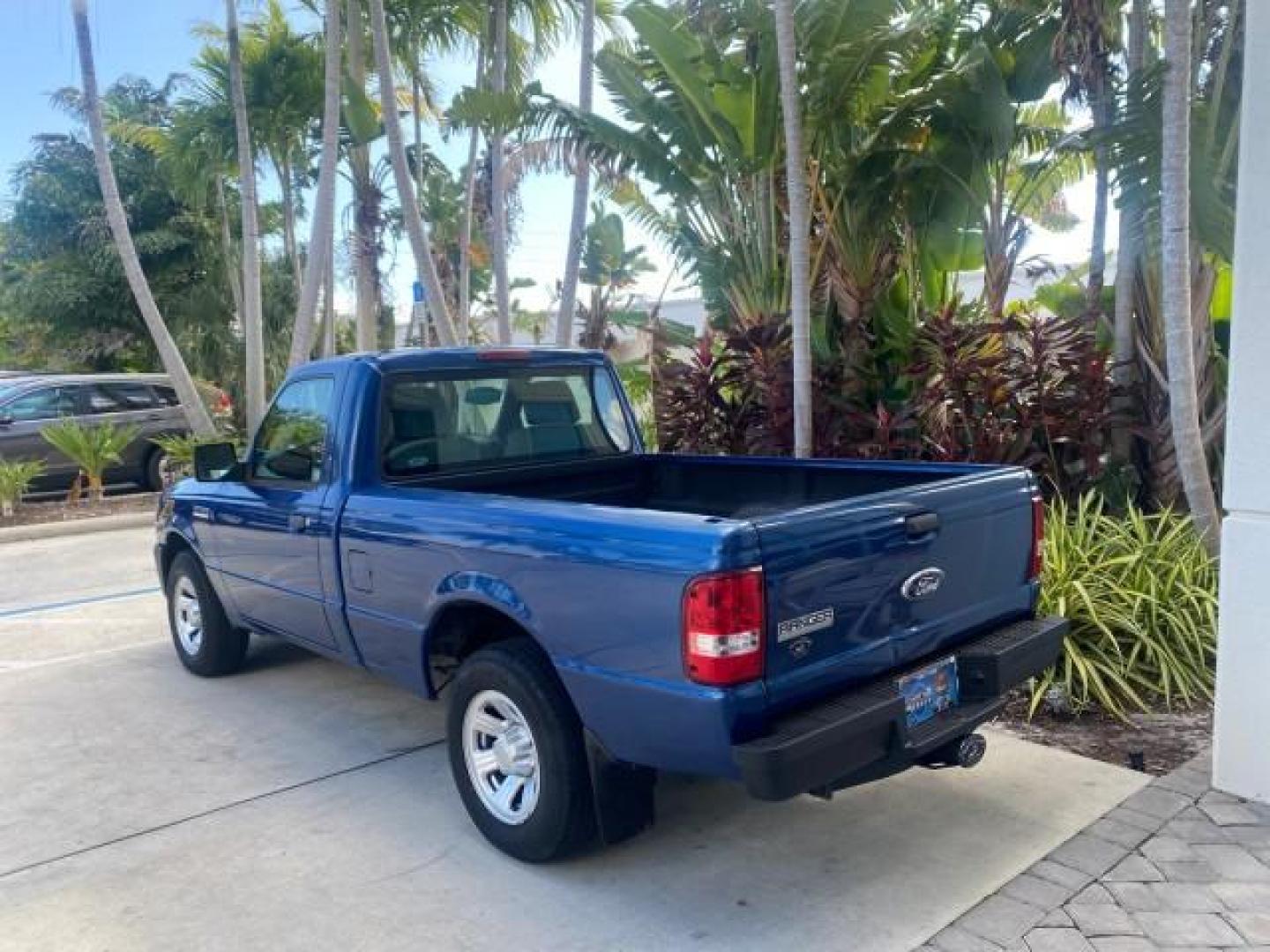 2011 Vista Blue Metallic /Medium Dark Flint Ford Ranger XL LOW MILES 22,154 1 OWNER (1FTKR1ADXBP) with an 2.3L DOHC 16-Valve I4 Engine engine, Automatic transmission, located at 4701 North Dixie Hwy, Pompano Beach, FL, 33064, (954) 422-2889, 26.240938, -80.123474 - OUR WEBPAGE FLORIDACARS1.COM HAS OVER 100 PHOTOS AND FREE CARFAX LINK 2011 FORD RANGER XL VIN: 1FTKR1ADXBPA41493 1 F T K R 1 A D X B P A 4 1 4 9 3 PICKUP 2.3L I4 F DOHC 16V GASOLINE 27 MPG REAR WHEEL DRIVE Features ABS Brakes Air Conditioning AM/FM Stereo Automatic Transmission Bed Liner Side Airbag - Photo#5