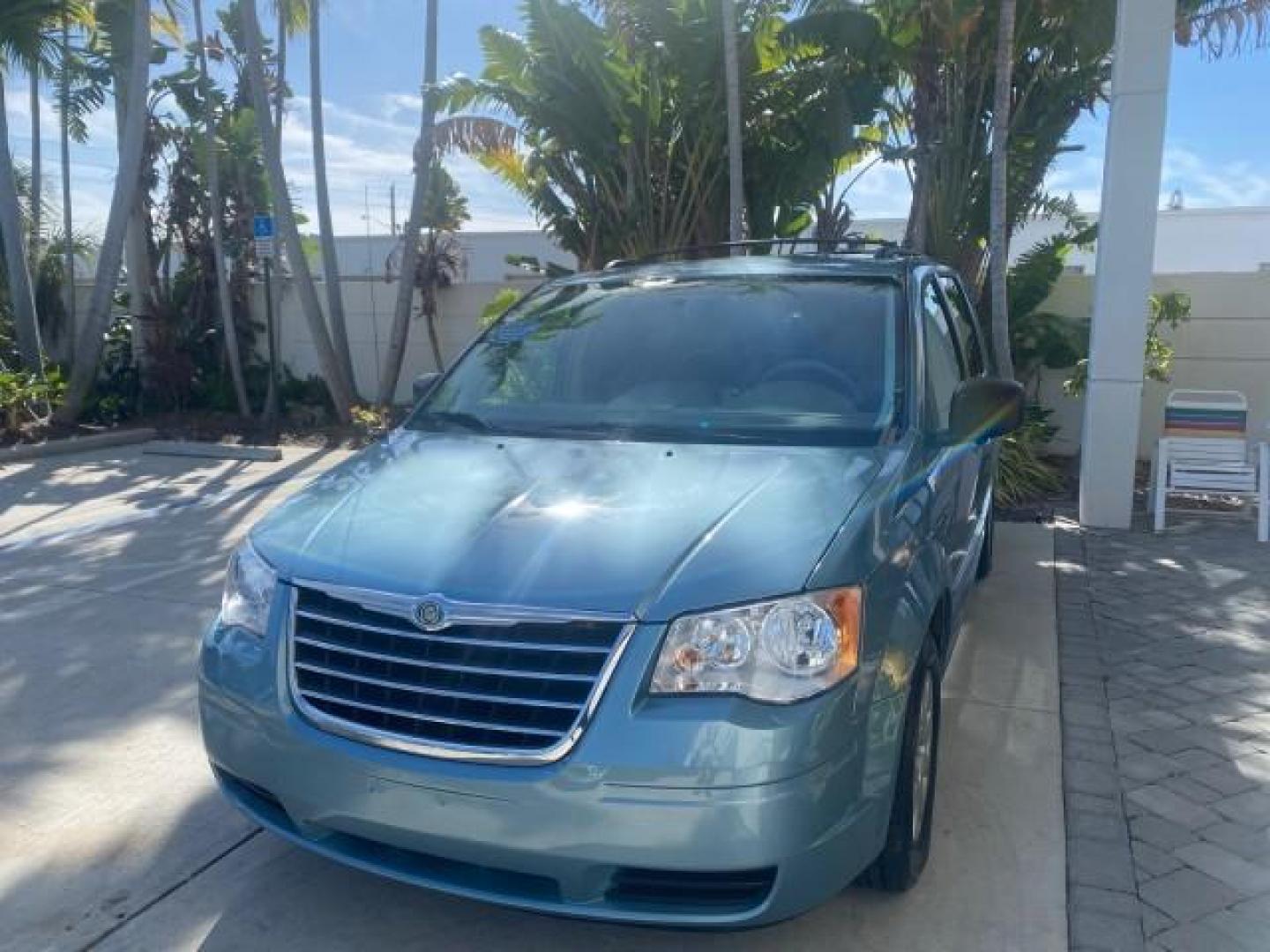 2010 Clearwater Blue Pearl /Medium pebble beige/cream Chrysler Town and Country LXI LOW MILES 77705 FL (2A4RR4DE6AR) with an 3.3L OHV SMPI V6 Engine engine, Automatic transmission, located at 4701 North Dixie Hwy, Pompano Beach, FL, 33064, (954) 422-2889, 26.240938, -80.123474 - OUR WEBPAGE FLORIDACARS1.COM HAS OVER 100 PHOTOS AND FREE CARFAX LINK 2010 CHRYSLER TOWN AND COUNTRY LXI VIN: 2A4RR4DE6AR116900 2 A 4 R R 4 D E 6 A R 1 1 6 9 0 0 VAN 3.3L V6 F OHV 12V GASOLINE 24 MPG FRONT WHEEL DRIVE Features ABS Brakes Air Conditioning AM/FM Stereo Automatic Transmission Auxiliary - Photo#3