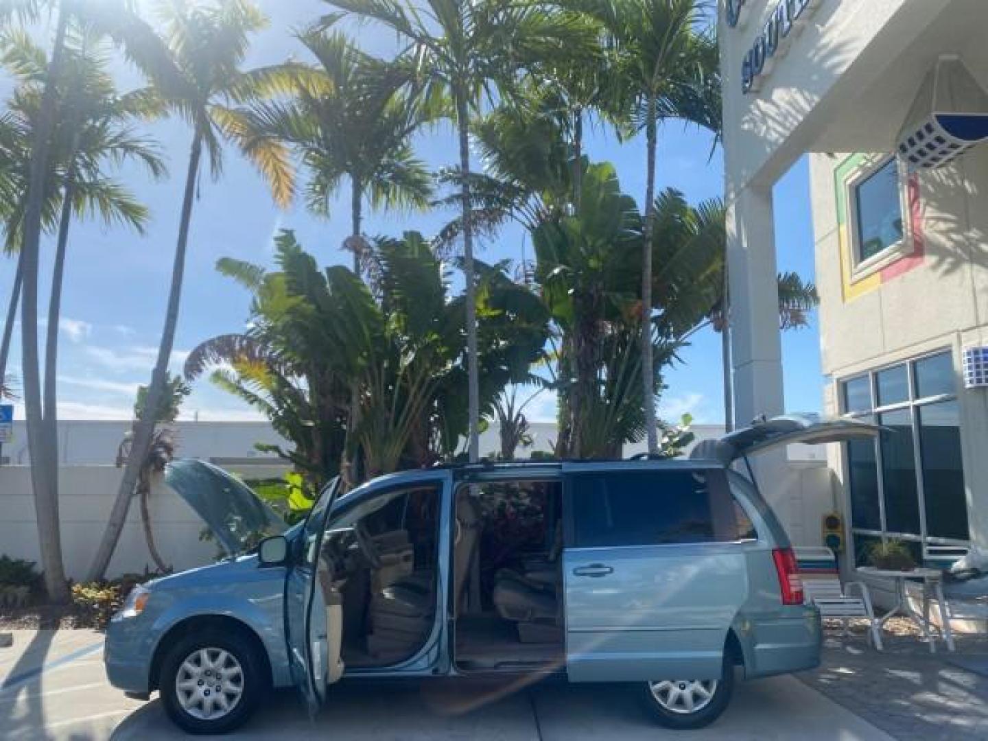 2010 Clearwater Blue Pearl /Medium pebble beige/cream Chrysler Town and Country LXI LOW MILES 77705 FL (2A4RR4DE6AR) with an 3.3L OHV SMPI V6 Engine engine, Automatic transmission, located at 4701 North Dixie Hwy, Pompano Beach, FL, 33064, (954) 422-2889, 26.240938, -80.123474 - OUR WEBPAGE FLORIDACARS1.COM HAS OVER 100 PHOTOS AND FREE CARFAX LINK 2010 CHRYSLER TOWN AND COUNTRY LXI VIN: 2A4RR4DE6AR116900 2 A 4 R R 4 D E 6 A R 1 1 6 9 0 0 VAN 3.3L V6 F OHV 12V GASOLINE 24 MPG FRONT WHEEL DRIVE Features ABS Brakes Air Conditioning AM/FM Stereo Automatic Transmission Auxiliary - Photo#8
