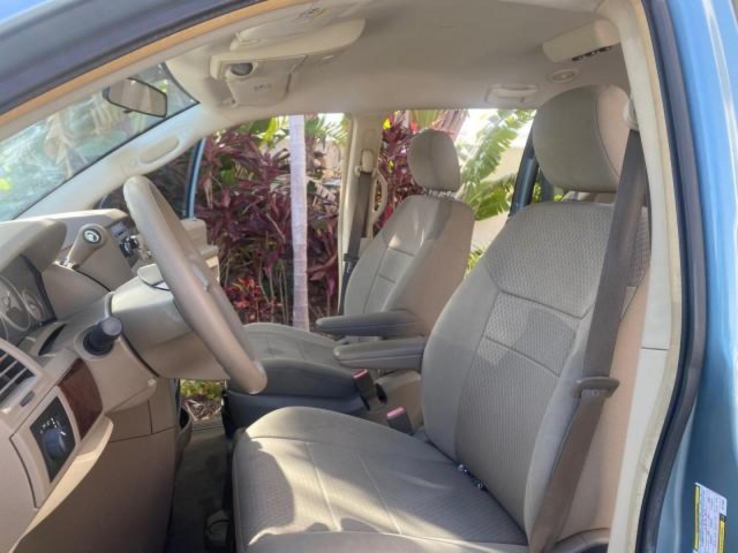 2010 Clearwater Blue Pearl /Medium pebble beige/cream Chrysler Town and Country LXI LOW MILES 77705 FL (2A4RR4DE6AR) with an 3.3L OHV SMPI V6 Engine engine, Automatic transmission, located at 4701 North Dixie Hwy, Pompano Beach, FL, 33064, (954) 422-2889, 26.240938, -80.123474 - OUR WEBPAGE FLORIDACARS1.COM HAS OVER 100 PHOTOS AND FREE CARFAX LINK 2010 CHRYSLER TOWN AND COUNTRY LXI VIN: 2A4RR4DE6AR116900 2 A 4 R R 4 D E 6 A R 1 1 6 9 0 0 VAN 3.3L V6 F OHV 12V GASOLINE 24 MPG FRONT WHEEL DRIVE Features ABS Brakes Air Conditioning AM/FM Stereo Automatic Transmission Auxiliary - Photo#10