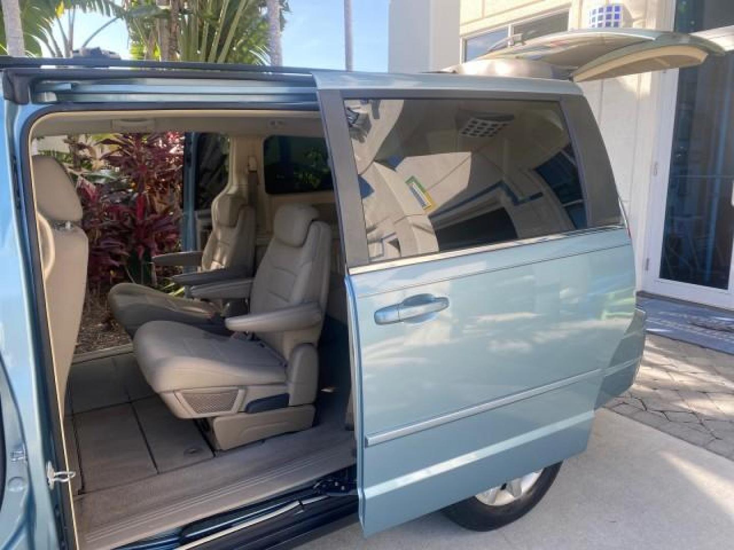 2010 Clearwater Blue Pearl /Medium pebble beige/cream Chrysler Town and Country LXI LOW MILES 77705 FL (2A4RR4DE6AR) with an 3.3L OHV SMPI V6 Engine engine, Automatic transmission, located at 4701 North Dixie Hwy, Pompano Beach, FL, 33064, (954) 422-2889, 26.240938, -80.123474 - OUR WEBPAGE FLORIDACARS1.COM HAS OVER 100 PHOTOS AND FREE CARFAX LINK 2010 CHRYSLER TOWN AND COUNTRY LXI VIN: 2A4RR4DE6AR116900 2 A 4 R R 4 D E 6 A R 1 1 6 9 0 0 VAN 3.3L V6 F OHV 12V GASOLINE 24 MPG FRONT WHEEL DRIVE Features ABS Brakes Air Conditioning AM/FM Stereo Automatic Transmission Auxiliary - Photo#13