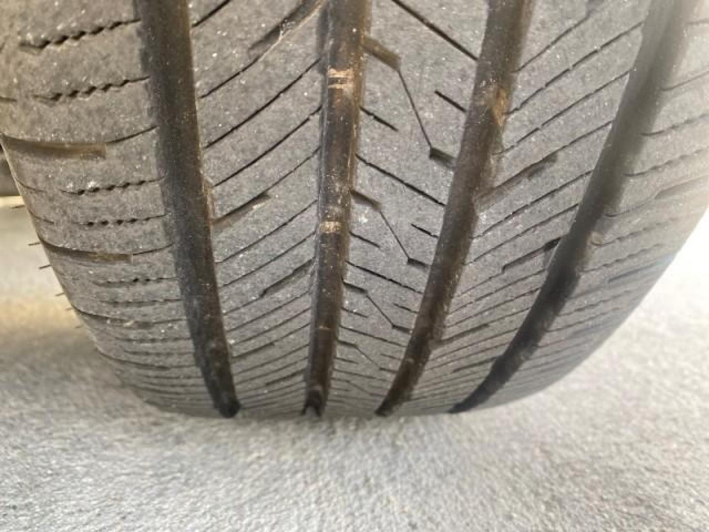 2010 Clearwater Blue Pearl /Medium pebble beige/cream Chrysler Town and Country LXI LOW MILES 77705 FL (2A4RR4DE6AR) with an 3.3L OHV SMPI V6 Engine engine, Automatic transmission, located at 4701 North Dixie Hwy, Pompano Beach, FL, 33064, (954) 422-2889, 26.240938, -80.123474 - OUR WEBPAGE FLORIDACARS1.COM HAS OVER 100 PHOTOS AND FREE CARFAX LINK 2010 CHRYSLER TOWN AND COUNTRY LXI VIN: 2A4RR4DE6AR116900 2 A 4 R R 4 D E 6 A R 1 1 6 9 0 0 VAN 3.3L V6 F OHV 12V GASOLINE 24 MPG FRONT WHEEL DRIVE Features ABS Brakes Air Conditioning AM/FM Stereo Automatic Transmission Auxiliary - Photo#20