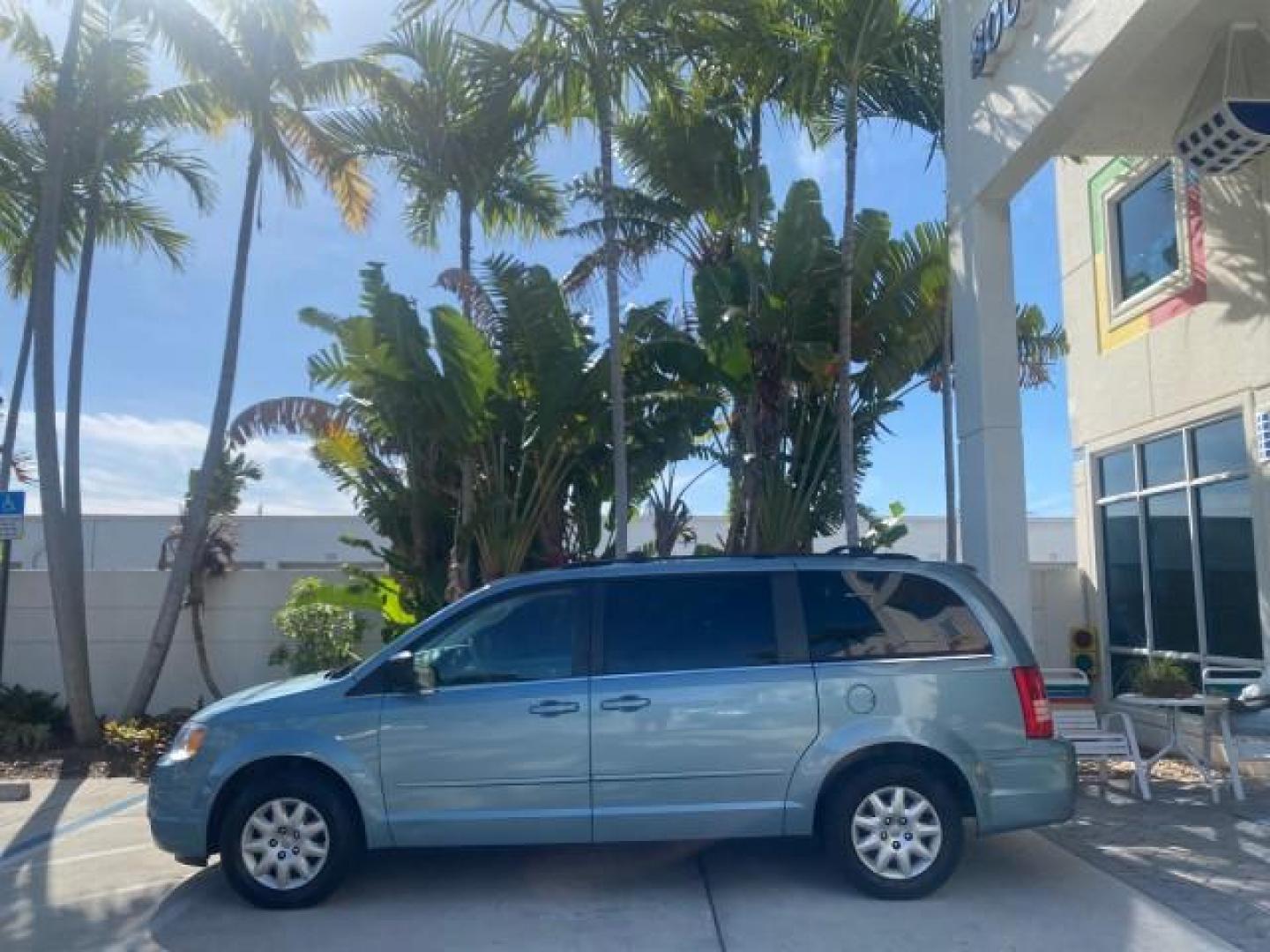 2010 Clearwater Blue Pearl /Medium pebble beige/cream Chrysler Town and Country LXI LOW MILES 77705 FL (2A4RR4DE6AR) with an 3.3L OHV SMPI V6 Engine engine, Automatic transmission, located at 4701 North Dixie Hwy, Pompano Beach, FL, 33064, (954) 422-2889, 26.240938, -80.123474 - OUR WEBPAGE FLORIDACARS1.COM HAS OVER 100 PHOTOS AND FREE CARFAX LINK 2010 CHRYSLER TOWN AND COUNTRY LXI VIN: 2A4RR4DE6AR116900 2 A 4 R R 4 D E 6 A R 1 1 6 9 0 0 VAN 3.3L V6 F OHV 12V GASOLINE 24 MPG FRONT WHEEL DRIVE Features ABS Brakes Air Conditioning AM/FM Stereo Automatic Transmission Auxiliary - Photo#31