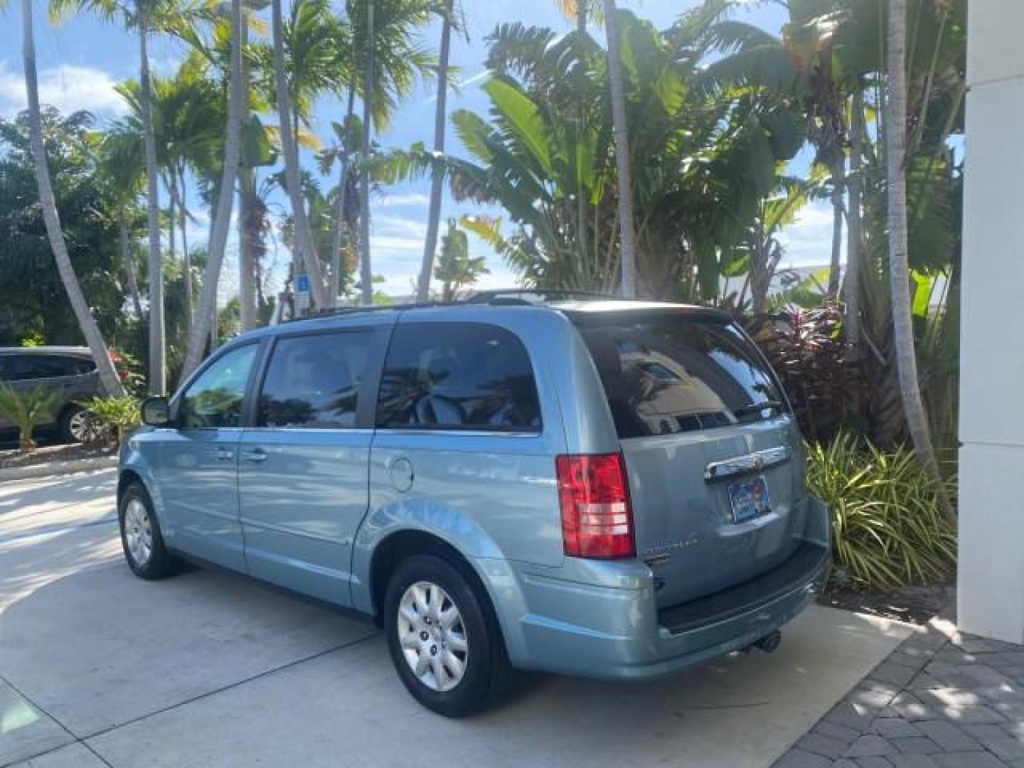 2010 Clearwater Blue Pearl /Medium pebble beige/cream Chrysler Town and Country LXI LOW MILES 77705 FL (2A4RR4DE6AR) with an 3.3L OHV SMPI V6 Engine engine, Automatic transmission, located at 4701 North Dixie Hwy, Pompano Beach, FL, 33064, (954) 422-2889, 26.240938, -80.123474 - OUR WEBPAGE FLORIDACARS1.COM HAS OVER 100 PHOTOS AND FREE CARFAX LINK 2010 CHRYSLER TOWN AND COUNTRY LXI VIN: 2A4RR4DE6AR116900 2 A 4 R R 4 D E 6 A R 1 1 6 9 0 0 VAN 3.3L V6 F OHV 12V GASOLINE 24 MPG FRONT WHEEL DRIVE Features ABS Brakes Air Conditioning AM/FM Stereo Automatic Transmission Auxiliary - Photo#33