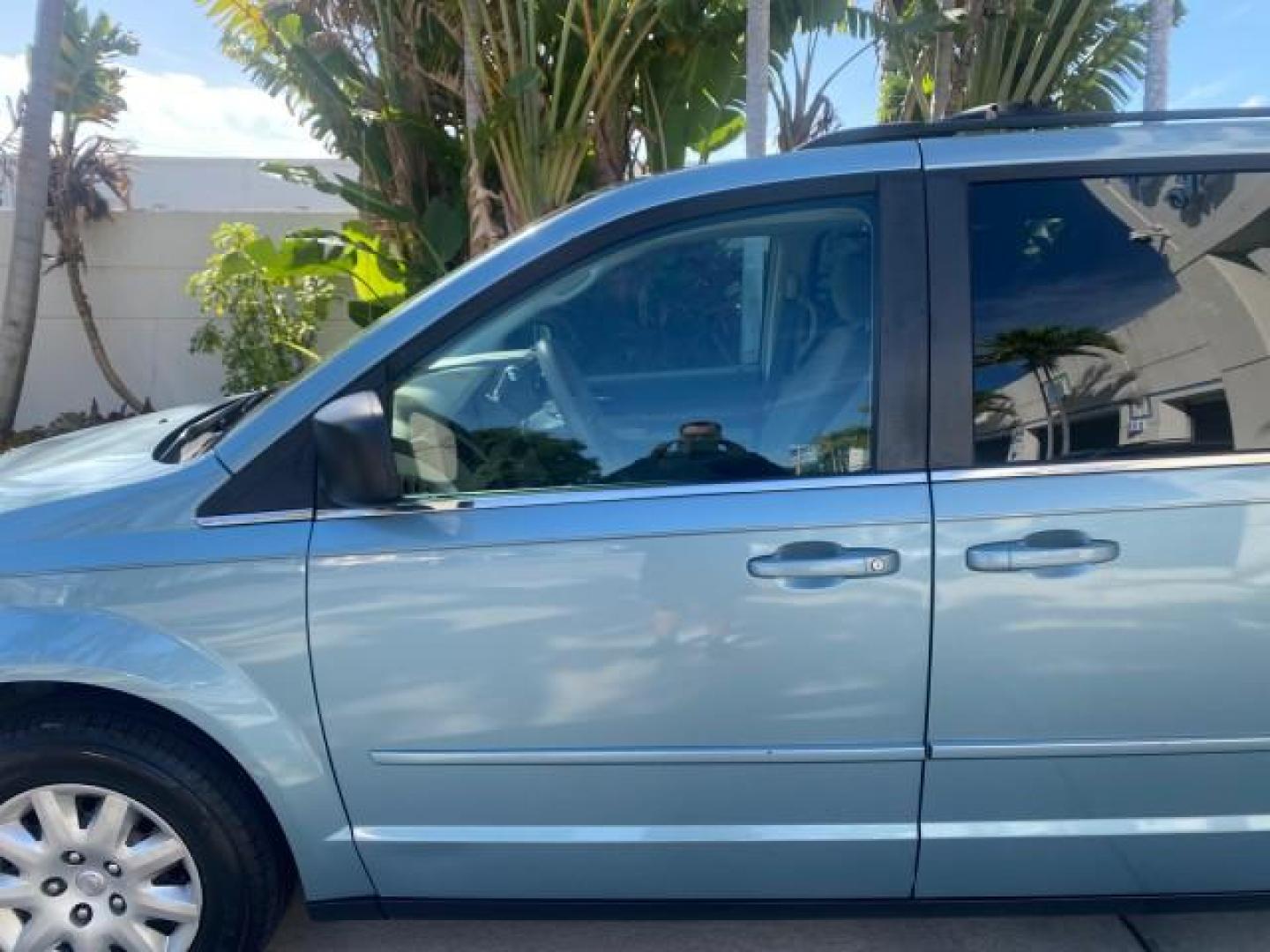 2010 Clearwater Blue Pearl /Medium pebble beige/cream Chrysler Town and Country LXI LOW MILES 77705 FL (2A4RR4DE6AR) with an 3.3L OHV SMPI V6 Engine engine, Automatic transmission, located at 4701 North Dixie Hwy, Pompano Beach, FL, 33064, (954) 422-2889, 26.240938, -80.123474 - OUR WEBPAGE FLORIDACARS1.COM HAS OVER 100 PHOTOS AND FREE CARFAX LINK 2010 CHRYSLER TOWN AND COUNTRY LXI VIN: 2A4RR4DE6AR116900 2 A 4 R R 4 D E 6 A R 1 1 6 9 0 0 VAN 3.3L V6 F OHV 12V GASOLINE 24 MPG FRONT WHEEL DRIVE Features ABS Brakes Air Conditioning AM/FM Stereo Automatic Transmission Auxiliary - Photo#37