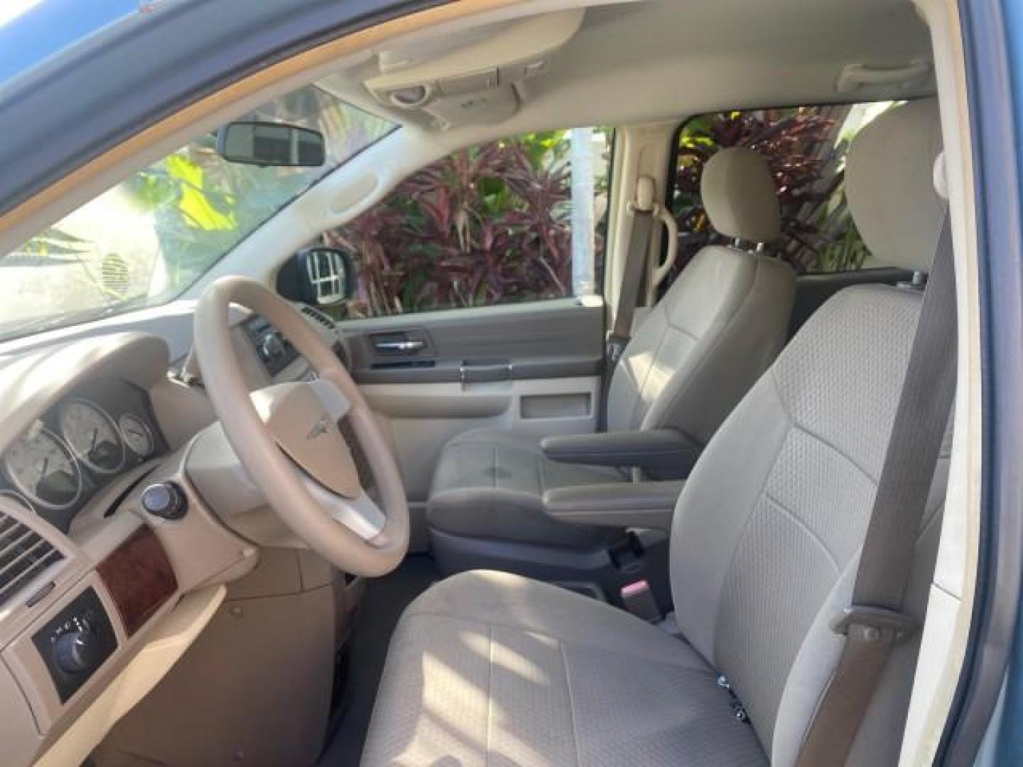 2010 Clearwater Blue Pearl /Medium pebble beige/cream Chrysler Town and Country LXI LOW MILES 77705 FL (2A4RR4DE6AR) with an 3.3L OHV SMPI V6 Engine engine, Automatic transmission, located at 4701 North Dixie Hwy, Pompano Beach, FL, 33064, (954) 422-2889, 26.240938, -80.123474 - OUR WEBPAGE FLORIDACARS1.COM HAS OVER 100 PHOTOS AND FREE CARFAX LINK 2010 CHRYSLER TOWN AND COUNTRY LXI VIN: 2A4RR4DE6AR116900 2 A 4 R R 4 D E 6 A R 1 1 6 9 0 0 VAN 3.3L V6 F OHV 12V GASOLINE 24 MPG FRONT WHEEL DRIVE Features ABS Brakes Air Conditioning AM/FM Stereo Automatic Transmission Auxiliary - Photo#45