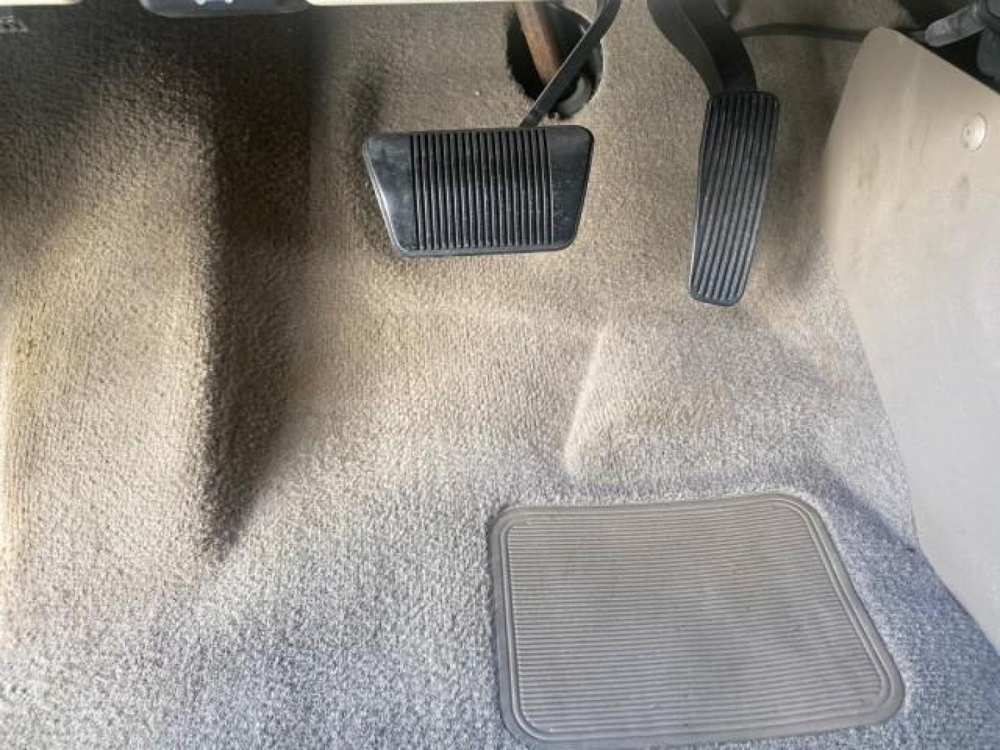 2010 Clearwater Blue Pearl /Medium pebble beige/cream Chrysler Town and Country LXI LOW MILES 77705 FL (2A4RR4DE6AR) with an 3.3L OHV SMPI V6 Engine engine, Automatic transmission, located at 4701 North Dixie Hwy, Pompano Beach, FL, 33064, (954) 422-2889, 26.240938, -80.123474 - OUR WEBPAGE FLORIDACARS1.COM HAS OVER 100 PHOTOS AND FREE CARFAX LINK 2010 CHRYSLER TOWN AND COUNTRY LXI VIN: 2A4RR4DE6AR116900 2 A 4 R R 4 D E 6 A R 1 1 6 9 0 0 VAN 3.3L V6 F OHV 12V GASOLINE 24 MPG FRONT WHEEL DRIVE Features ABS Brakes Air Conditioning AM/FM Stereo Automatic Transmission Auxiliary - Photo#54