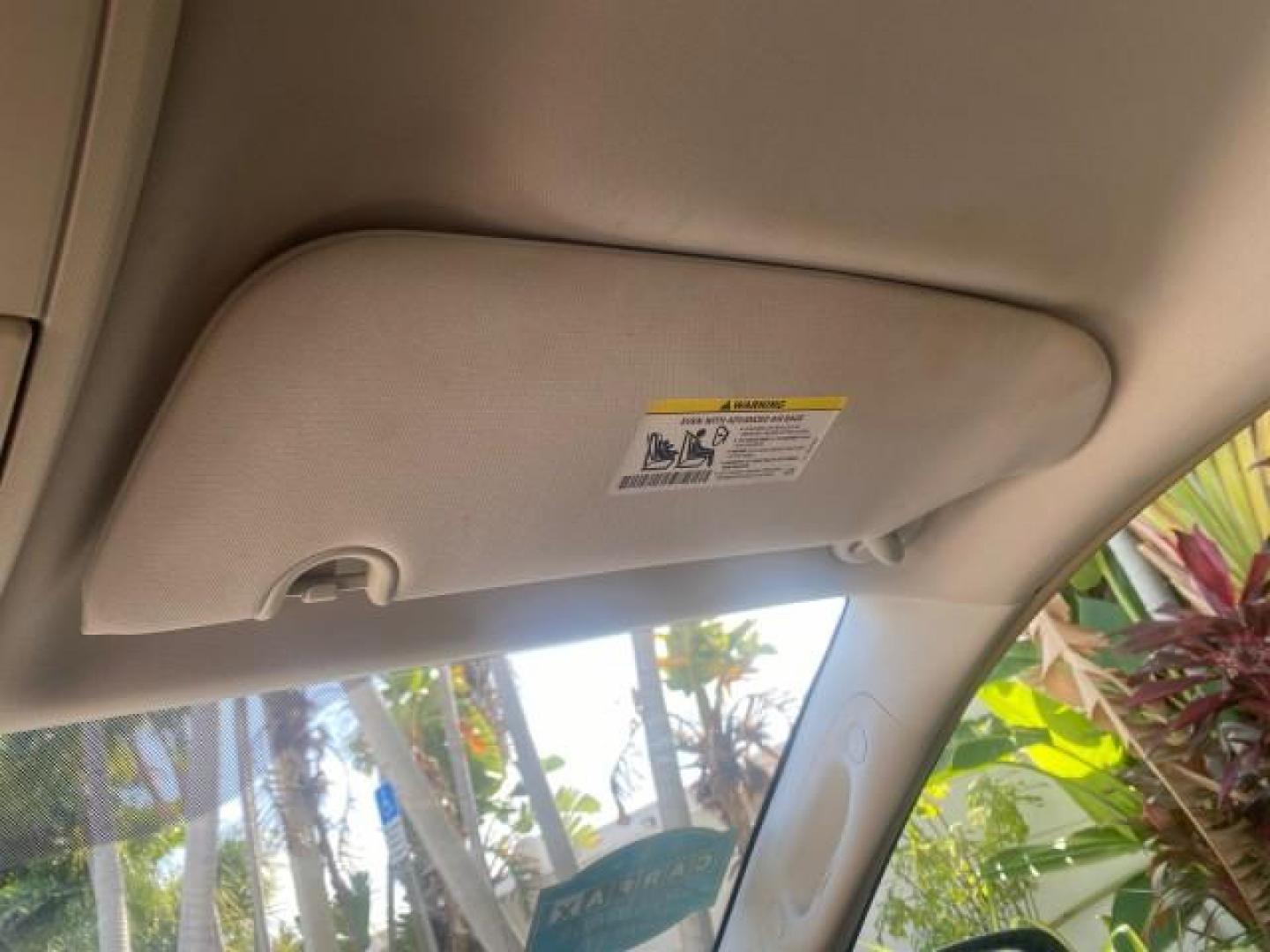 2010 Clearwater Blue Pearl /Medium pebble beige/cream Chrysler Town and Country LXI LOW MILES 77705 FL (2A4RR4DE6AR) with an 3.3L OHV SMPI V6 Engine engine, Automatic transmission, located at 4701 North Dixie Hwy, Pompano Beach, FL, 33064, (954) 422-2889, 26.240938, -80.123474 - OUR WEBPAGE FLORIDACARS1.COM HAS OVER 100 PHOTOS AND FREE CARFAX LINK 2010 CHRYSLER TOWN AND COUNTRY LXI VIN: 2A4RR4DE6AR116900 2 A 4 R R 4 D E 6 A R 1 1 6 9 0 0 VAN 3.3L V6 F OHV 12V GASOLINE 24 MPG FRONT WHEEL DRIVE Features ABS Brakes Air Conditioning AM/FM Stereo Automatic Transmission Auxiliary - Photo#67