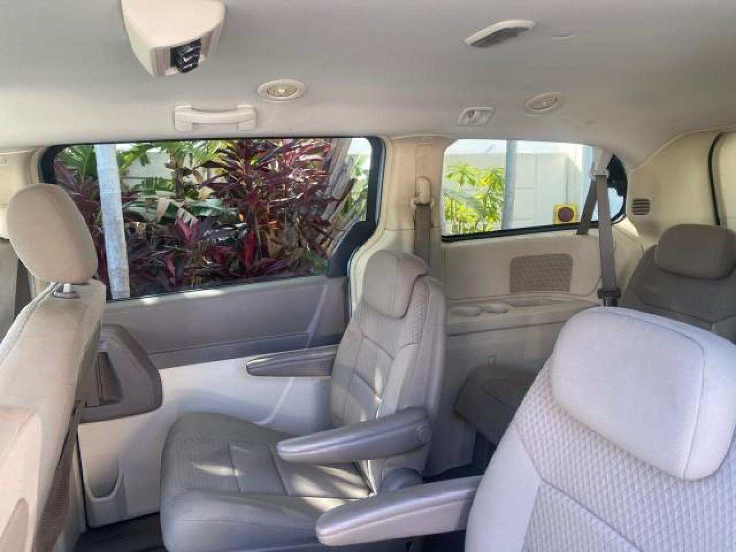 2010 Clearwater Blue Pearl /Medium pebble beige/cream Chrysler Town and Country LXI LOW MILES 77705 FL (2A4RR4DE6AR) with an 3.3L OHV SMPI V6 Engine engine, Automatic transmission, located at 4701 North Dixie Hwy, Pompano Beach, FL, 33064, (954) 422-2889, 26.240938, -80.123474 - OUR WEBPAGE FLORIDACARS1.COM HAS OVER 100 PHOTOS AND FREE CARFAX LINK 2010 CHRYSLER TOWN AND COUNTRY LXI VIN: 2A4RR4DE6AR116900 2 A 4 R R 4 D E 6 A R 1 1 6 9 0 0 VAN 3.3L V6 F OHV 12V GASOLINE 24 MPG FRONT WHEEL DRIVE Features ABS Brakes Air Conditioning AM/FM Stereo Automatic Transmission Auxiliary - Photo#76