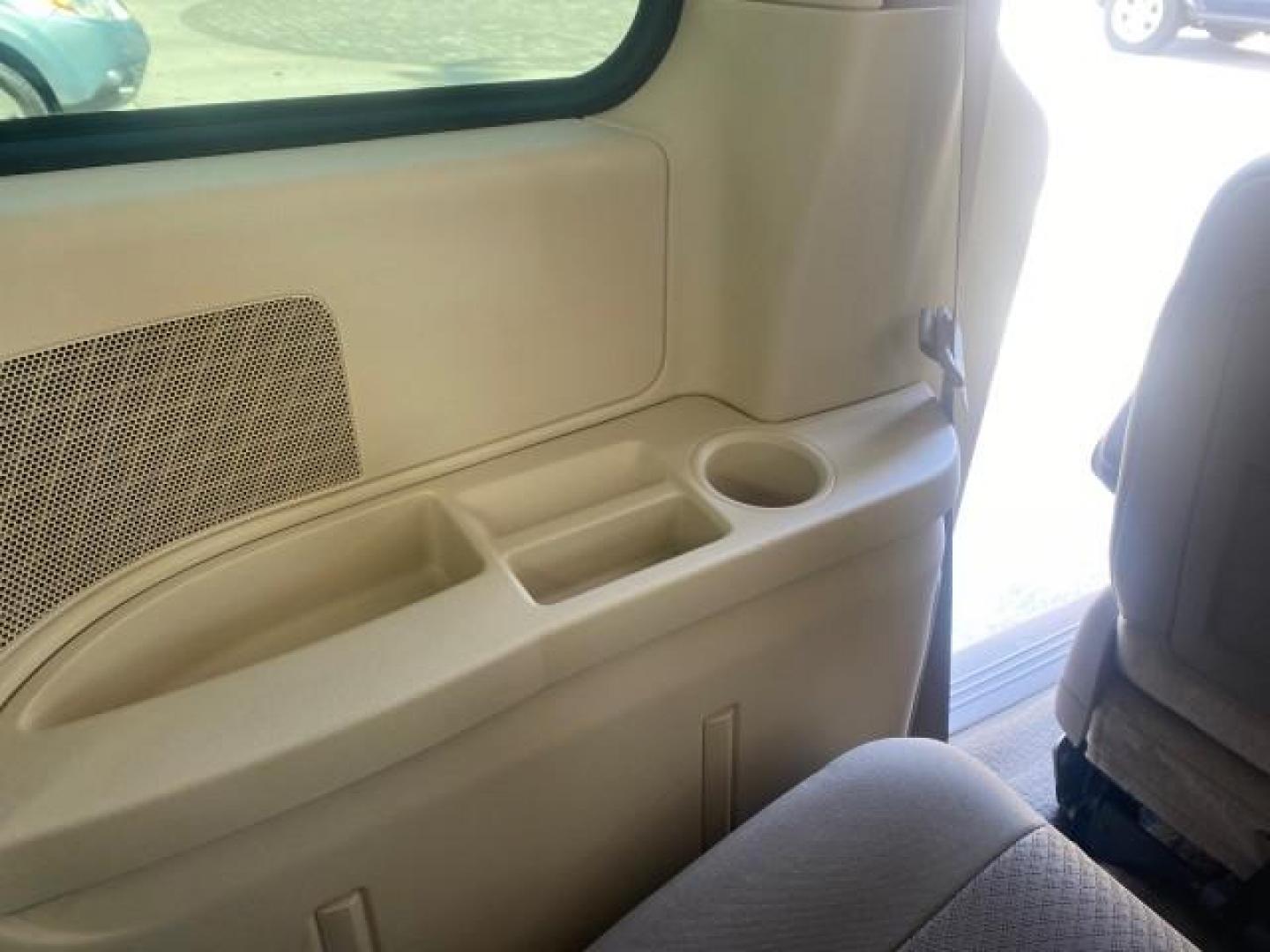 2010 Clearwater Blue Pearl /Medium pebble beige/cream Chrysler Town and Country LXI LOW MILES 77705 FL (2A4RR4DE6AR) with an 3.3L OHV SMPI V6 Engine engine, Automatic transmission, located at 4701 North Dixie Hwy, Pompano Beach, FL, 33064, (954) 422-2889, 26.240938, -80.123474 - OUR WEBPAGE FLORIDACARS1.COM HAS OVER 100 PHOTOS AND FREE CARFAX LINK 2010 CHRYSLER TOWN AND COUNTRY LXI VIN: 2A4RR4DE6AR116900 2 A 4 R R 4 D E 6 A R 1 1 6 9 0 0 VAN 3.3L V6 F OHV 12V GASOLINE 24 MPG FRONT WHEEL DRIVE Features ABS Brakes Air Conditioning AM/FM Stereo Automatic Transmission Auxiliary - Photo#84