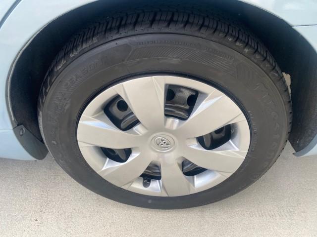 2008 Sky Blue Pearl /Ash Toyota Camry LE LOW MILES 63,391 1 OWNER (4T1BE46K38U) with an 2.4L DOHC MPFI VVT-i 16-Valve 4-Cyl Engine engine, Automatic transmission, located at 4701 North Dixie Hwy, Pompano Beach, FL, 33064, (954) 422-2889, 26.240938, -80.123474 - OUR WEBPAGE FLORIDACARS1.COM HAS OVER 100 PHOTOS AND FREE CARFAX LINK 2008 TOYOTA CAMRY LE VERY DEPENDABLE CAR WITH LOW MAINTENACE VIN: 4T1BE46K38U780019 4 T 1 B E 4 6 K 3 8 U 7 8 0 0 1 9 SEDAN 4 DR 2.4L I4 F DOHC 16V GASOLINE 31 MPG FRONT WHEEL DRIVE Features ABS Brakes Air Conditioning AM/FM Stere - Photo#82