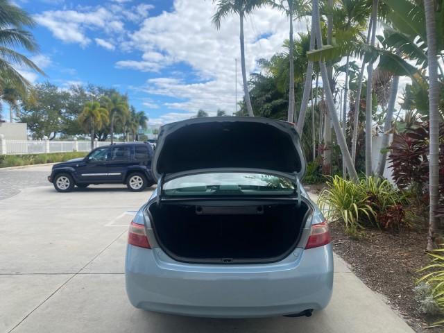 2008 Sky Blue Pearl /Ash Toyota Camry LE LOW MILES 63,391 1 OWNER (4T1BE46K38U) with an 2.4L DOHC MPFI VVT-i 16-Valve 4-Cyl Engine engine, Automatic transmission, located at 4701 North Dixie Hwy, Pompano Beach, FL, 33064, (954) 422-2889, 26.240938, -80.123474 - OUR WEBPAGE FLORIDACARS1.COM HAS OVER 100 PHOTOS AND FREE CARFAX LINK 2008 TOYOTA CAMRY LE VERY DEPENDABLE CAR WITH LOW MAINTENACE VIN: 4T1BE46K38U780019 4 T 1 B E 4 6 K 3 8 U 7 8 0 0 1 9 SEDAN 4 DR 2.4L I4 F DOHC 16V GASOLINE 31 MPG FRONT WHEEL DRIVE Features ABS Brakes Air Conditioning AM/FM Stere - Photo#90