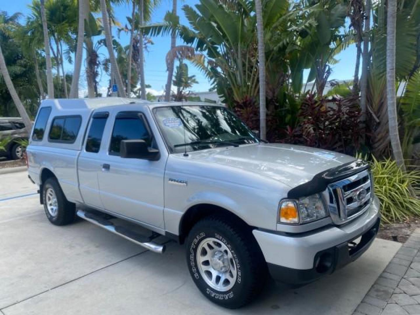 2011 Silver Metallic /Medium Dark Flint Ford Ranger XLT LOW MILES 69,782 4WD (1FTLR4FEXBP) with an 4.0L SOHC V6 Engine engine, Automatic transmission, located at 4701 North Dixie Hwy, Pompano Beach, FL, 33064, (954) 422-2889, 26.240938, -80.123474 - OUR WEBPAGE FLORIDACARS1.COM HAS OVER 100 PHOTOS AND FREE CARFAX LINK 2011 FORD RANGER XLT 4 DOOR 4 WHEEL DRIVE LEER CAMPER TOP FIBER GLASS ICE COLD A/C VIN: 1FTLR4FEXBPA23552 1 F T L R 4 F E X B P A 2 3 5 5 2 4 DOOR EXTENDED CAB PICKUP 4.0L V6 F SOHC 16V GASOLINE 19 MPG REAR WHEEL DRIVE W/ 4X4 Feat - Photo#24