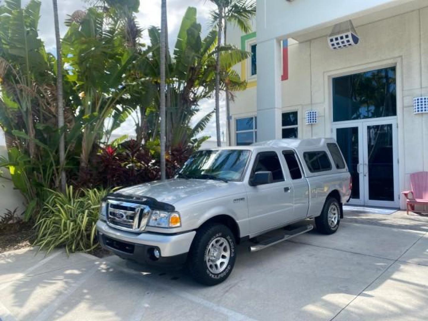 2011 Silver Metallic /Medium Dark Flint Ford Ranger XLT LOW MILES 69,782 4WD (1FTLR4FEXBP) with an 4.0L SOHC V6 Engine engine, Automatic transmission, located at 4701 North Dixie Hwy, Pompano Beach, FL, 33064, (954) 422-2889, 26.240938, -80.123474 - OUR WEBPAGE FLORIDACARS1.COM HAS OVER 100 PHOTOS AND FREE CARFAX LINK 2011 FORD RANGER XLT 4 DOOR 4 WHEEL DRIVE LEER CAMPER TOP FIBER GLASS ICE COLD A/C VIN: 1FTLR4FEXBPA23552 1 F T L R 4 F E X B P A 2 3 5 5 2 4 DOOR EXTENDED CAB PICKUP 4.0L V6 F SOHC 16V GASOLINE 19 MPG REAR WHEEL DRIVE W/ 4X4 Feat - Photo#29
