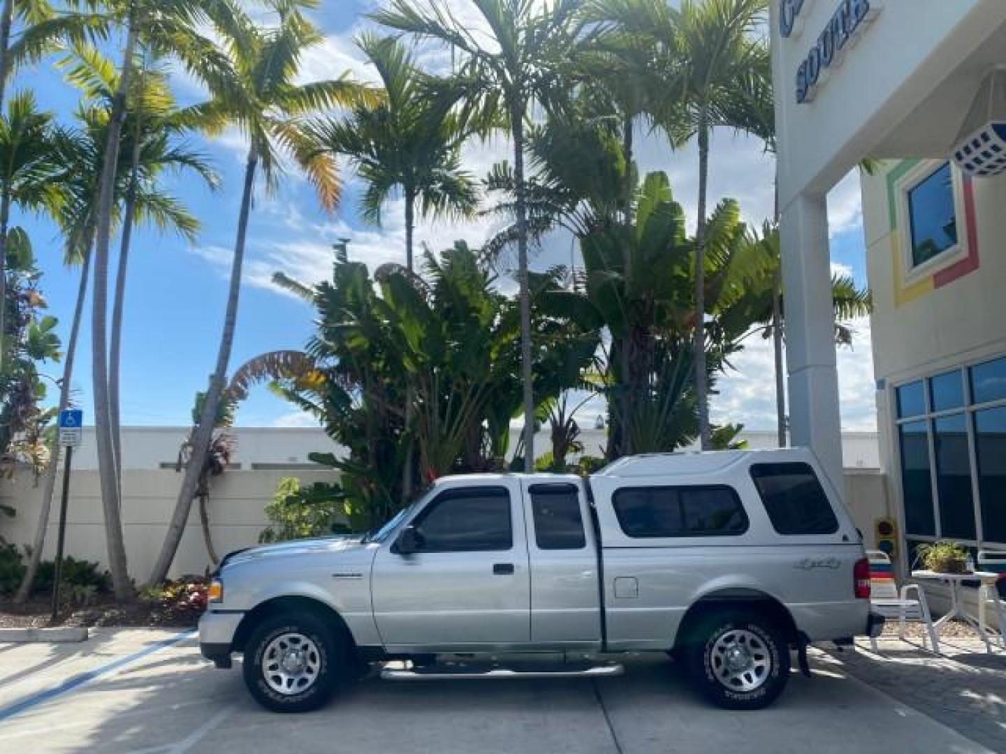 2011 Silver Metallic /Medium Dark Flint Ford Ranger XLT LOW MILES 69,782 4WD (1FTLR4FEXBP) with an 4.0L SOHC V6 Engine engine, Automatic transmission, located at 4701 North Dixie Hwy, Pompano Beach, FL, 33064, (954) 422-2889, 26.240938, -80.123474 - OUR WEBPAGE FLORIDACARS1.COM HAS OVER 100 PHOTOS AND FREE CARFAX LINK 2011 FORD RANGER XLT 4 DOOR 4 WHEEL DRIVE LEER CAMPER TOP FIBER GLASS ICE COLD A/C VIN: 1FTLR4FEXBPA23552 1 F T L R 4 F E X B P A 2 3 5 5 2 4 DOOR EXTENDED CAB PICKUP 4.0L V6 F SOHC 16V GASOLINE 19 MPG REAR WHEEL DRIVE W/ 4X4 Feat - Photo#31