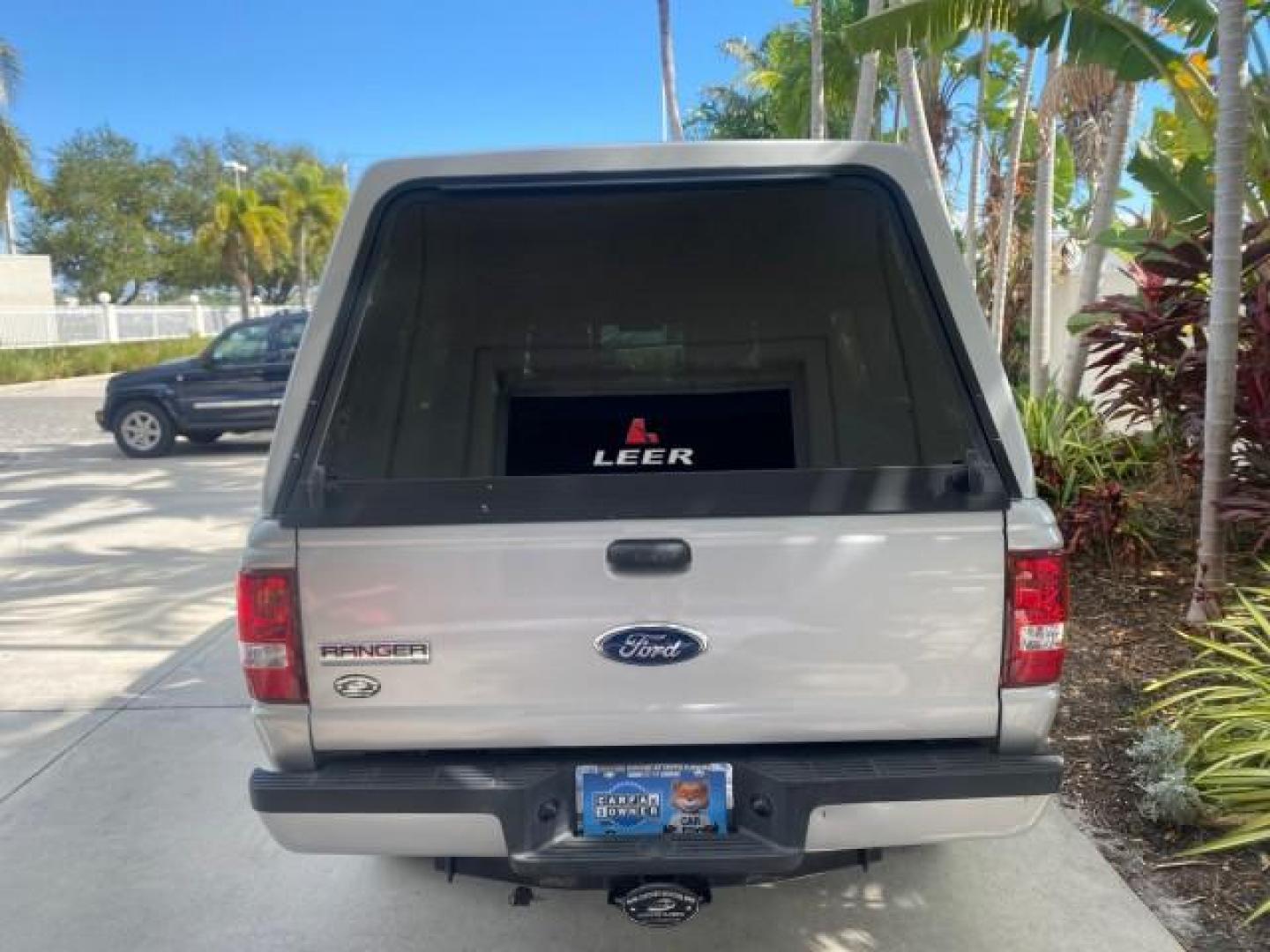 2011 Silver Metallic /Medium Dark Flint Ford Ranger XLT LOW MILES 69,782 4WD (1FTLR4FEXBP) with an 4.0L SOHC V6 Engine engine, Automatic transmission, located at 4701 North Dixie Hwy, Pompano Beach, FL, 33064, (954) 422-2889, 26.240938, -80.123474 - OUR WEBPAGE FLORIDACARS1.COM HAS OVER 100 PHOTOS AND FREE CARFAX LINK 2011 FORD RANGER XLT 4 DOOR 4 WHEEL DRIVE LEER CAMPER TOP FIBER GLASS ICE COLD A/C VIN: 1FTLR4FEXBPA23552 1 F T L R 4 F E X B P A 2 3 5 5 2 4 DOOR EXTENDED CAB PICKUP 4.0L V6 F SOHC 16V GASOLINE 19 MPG REAR WHEEL DRIVE W/ 4X4 Feat - Photo#36