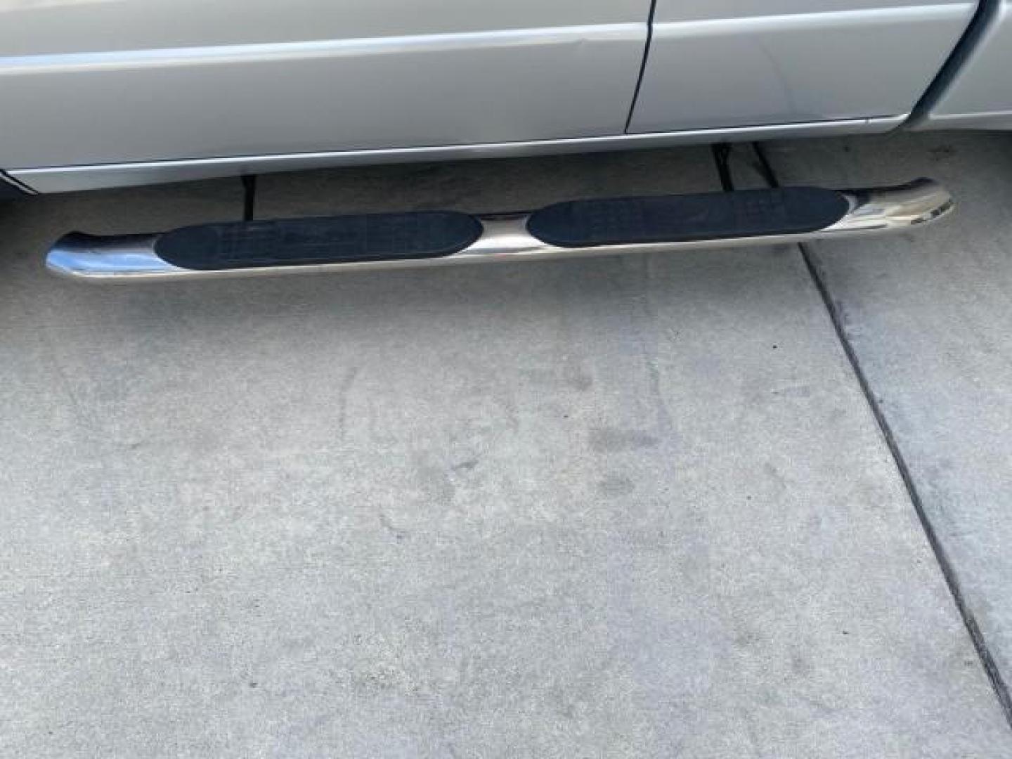 2011 Silver Metallic /Medium Dark Flint Ford Ranger XLT LOW MILES 69,782 4WD (1FTLR4FEXBP) with an 4.0L SOHC V6 Engine engine, Automatic transmission, located at 4701 North Dixie Hwy, Pompano Beach, FL, 33064, (954) 422-2889, 26.240938, -80.123474 - OUR WEBPAGE FLORIDACARS1.COM HAS OVER 100 PHOTOS AND FREE CARFAX LINK 2011 FORD RANGER XLT 4 DOOR 4 WHEEL DRIVE LEER CAMPER TOP FIBER GLASS ICE COLD A/C VIN: 1FTLR4FEXBPA23552 1 F T L R 4 F E X B P A 2 3 5 5 2 4 DOOR EXTENDED CAB PICKUP 4.0L V6 F SOHC 16V GASOLINE 19 MPG REAR WHEEL DRIVE W/ 4X4 Feat - Photo#39