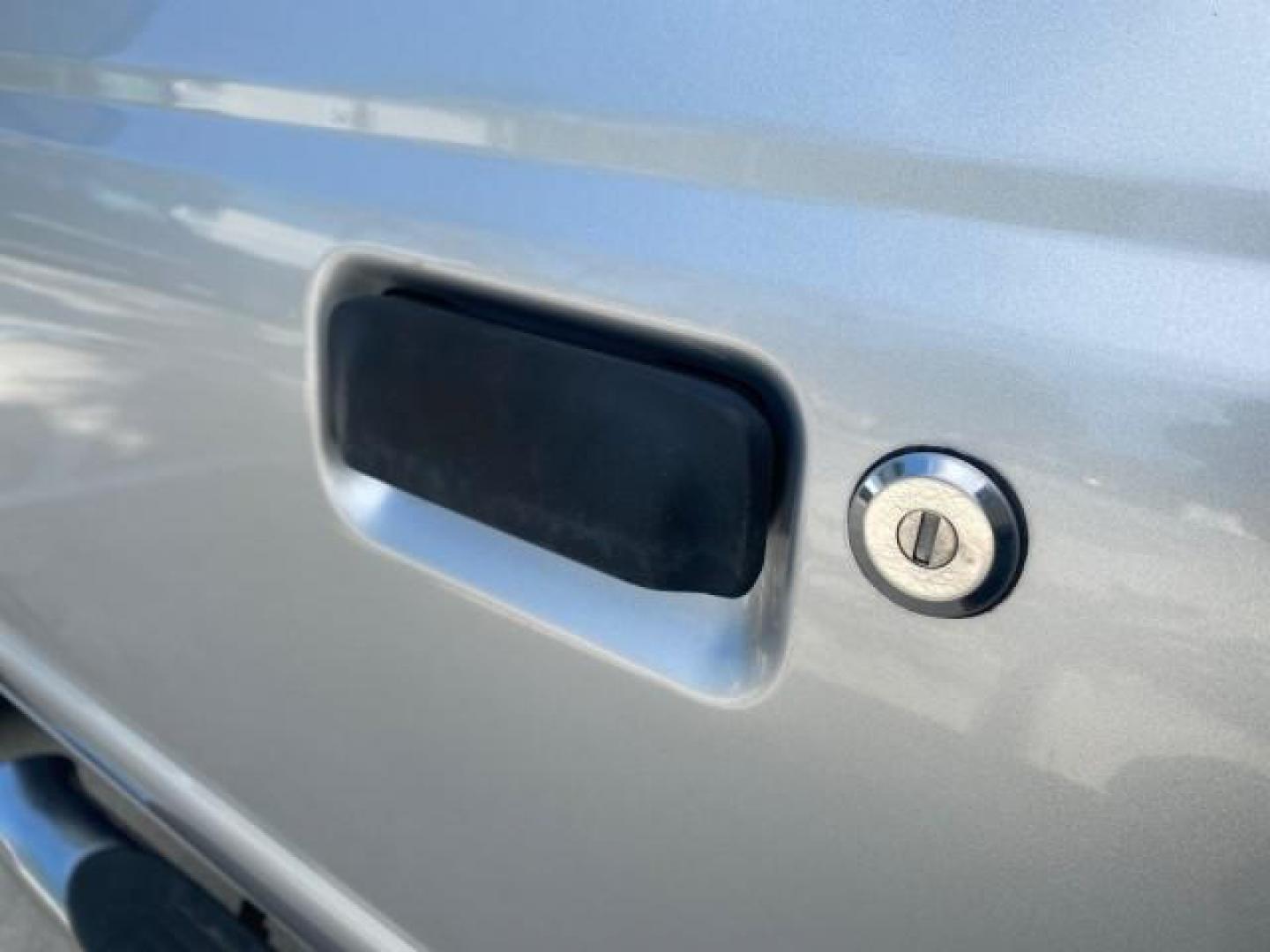 2011 Silver Metallic /Medium Dark Flint Ford Ranger XLT LOW MILES 69,782 4WD (1FTLR4FEXBP) with an 4.0L SOHC V6 Engine engine, Automatic transmission, located at 4701 North Dixie Hwy, Pompano Beach, FL, 33064, (954) 422-2889, 26.240938, -80.123474 - OUR WEBPAGE FLORIDACARS1.COM HAS OVER 100 PHOTOS AND FREE CARFAX LINK 2011 FORD RANGER XLT 4 DOOR 4 WHEEL DRIVE LEER CAMPER TOP FIBER GLASS ICE COLD A/C VIN: 1FTLR4FEXBPA23552 1 F T L R 4 F E X B P A 2 3 5 5 2 4 DOOR EXTENDED CAB PICKUP 4.0L V6 F SOHC 16V GASOLINE 19 MPG REAR WHEEL DRIVE W/ 4X4 Feat - Photo#40