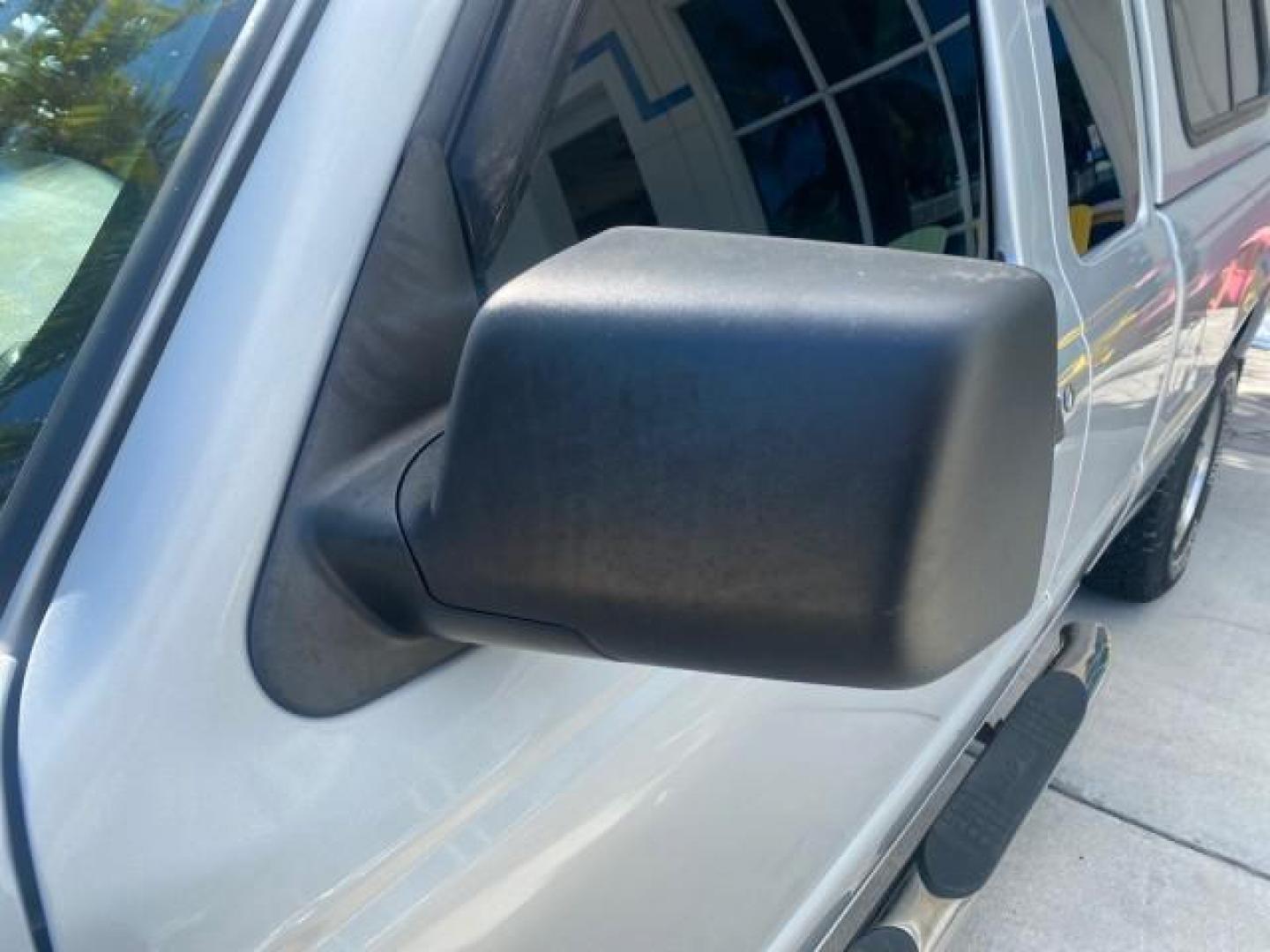 2011 Silver Metallic /Medium Dark Flint Ford Ranger XLT LOW MILES 69,782 4WD (1FTLR4FEXBP) with an 4.0L SOHC V6 Engine engine, Automatic transmission, located at 4701 North Dixie Hwy, Pompano Beach, FL, 33064, (954) 422-2889, 26.240938, -80.123474 - OUR WEBPAGE FLORIDACARS1.COM HAS OVER 100 PHOTOS AND FREE CARFAX LINK 2011 FORD RANGER XLT 4 DOOR 4 WHEEL DRIVE LEER CAMPER TOP FIBER GLASS ICE COLD A/C VIN: 1FTLR4FEXBPA23552 1 F T L R 4 F E X B P A 2 3 5 5 2 4 DOOR EXTENDED CAB PICKUP 4.0L V6 F SOHC 16V GASOLINE 19 MPG REAR WHEEL DRIVE W/ 4X4 Feat - Photo#42