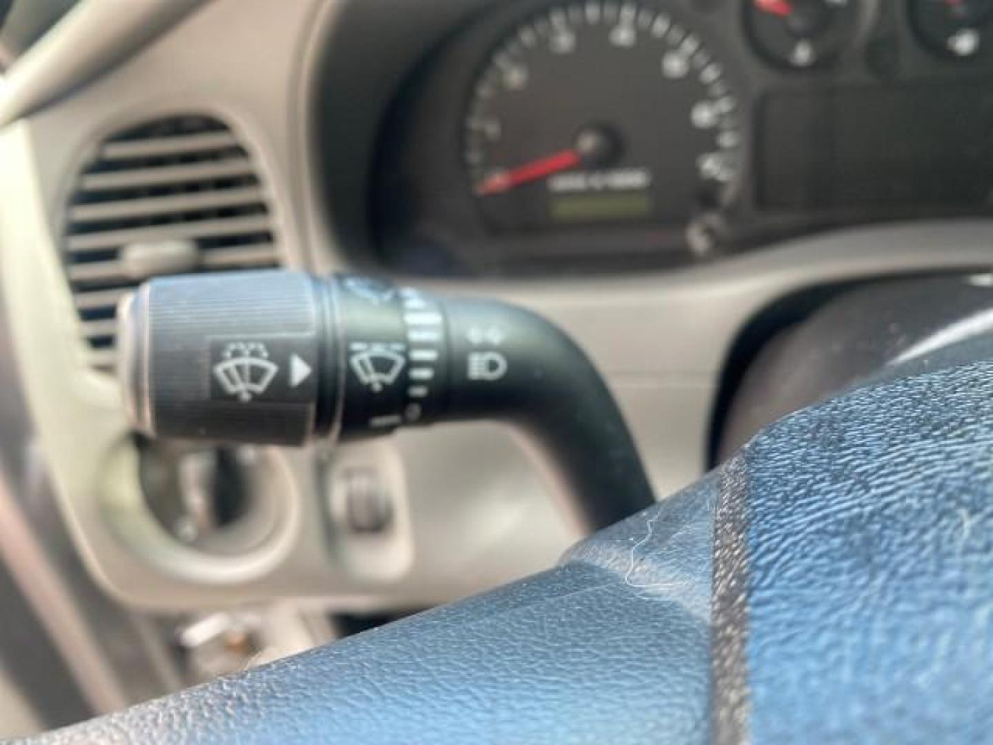 2011 Silver Metallic /Medium Dark Flint Ford Ranger XLT LOW MILES 69,782 4WD (1FTLR4FEXBP) with an 4.0L SOHC V6 Engine engine, Automatic transmission, located at 4701 North Dixie Hwy, Pompano Beach, FL, 33064, (954) 422-2889, 26.240938, -80.123474 - OUR WEBPAGE FLORIDACARS1.COM HAS OVER 100 PHOTOS AND FREE CARFAX LINK 2011 FORD RANGER XLT 4 DOOR 4 WHEEL DRIVE LEER CAMPER TOP FIBER GLASS ICE COLD A/C VIN: 1FTLR4FEXBPA23552 1 F T L R 4 F E X B P A 2 3 5 5 2 4 DOOR EXTENDED CAB PICKUP 4.0L V6 F SOHC 16V GASOLINE 19 MPG REAR WHEEL DRIVE W/ 4X4 Feat - Photo#56