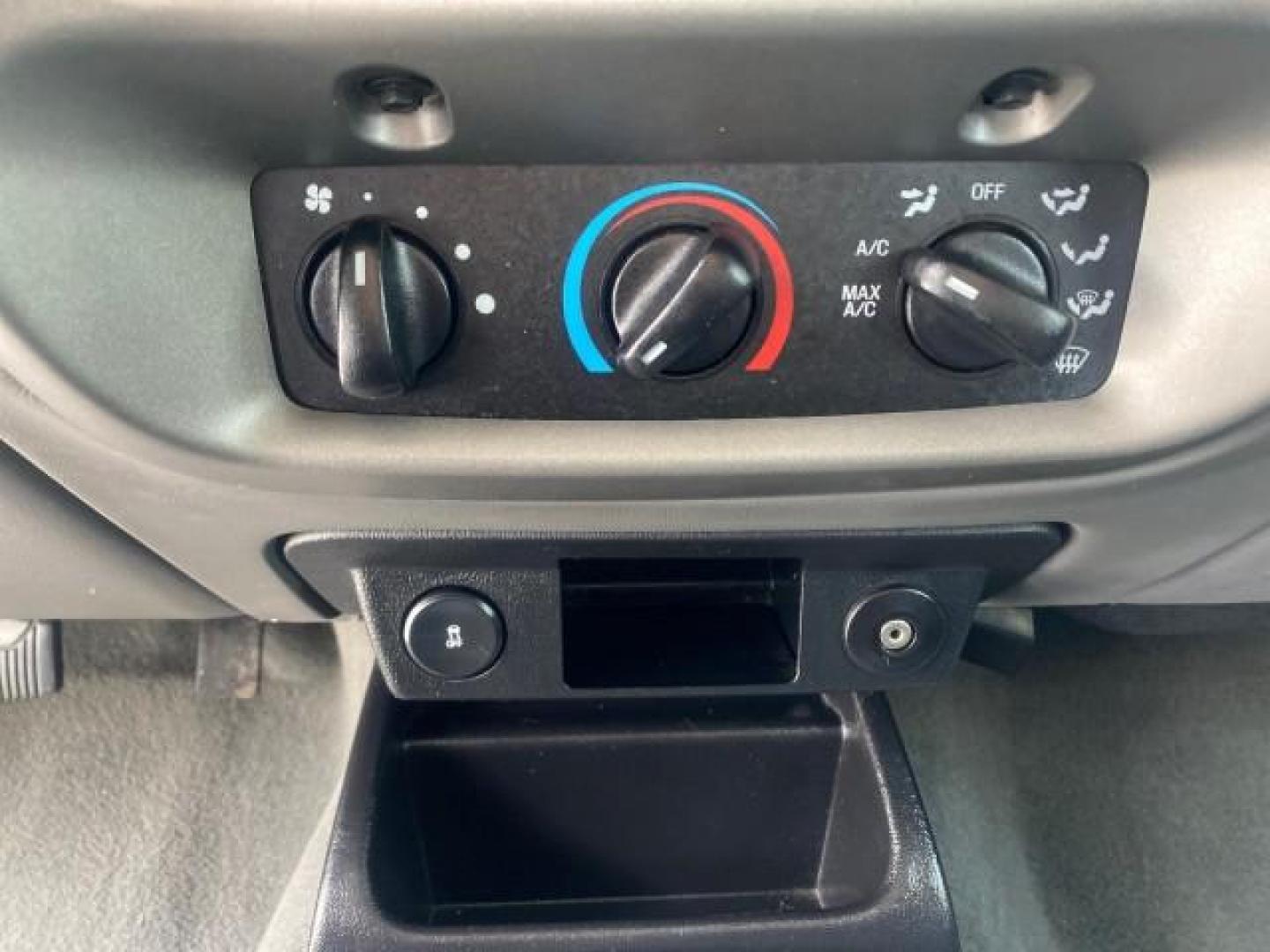 2011 Silver Metallic /Medium Dark Flint Ford Ranger XLT LOW MILES 69,782 4WD (1FTLR4FEXBP) with an 4.0L SOHC V6 Engine engine, Automatic transmission, located at 4701 North Dixie Hwy, Pompano Beach, FL, 33064, (954) 422-2889, 26.240938, -80.123474 - OUR WEBPAGE FLORIDACARS1.COM HAS OVER 100 PHOTOS AND FREE CARFAX LINK 2011 FORD RANGER XLT 4 DOOR 4 WHEEL DRIVE LEER CAMPER TOP FIBER GLASS ICE COLD A/C VIN: 1FTLR4FEXBPA23552 1 F T L R 4 F E X B P A 2 3 5 5 2 4 DOOR EXTENDED CAB PICKUP 4.0L V6 F SOHC 16V GASOLINE 19 MPG REAR WHEEL DRIVE W/ 4X4 Feat - Photo#65